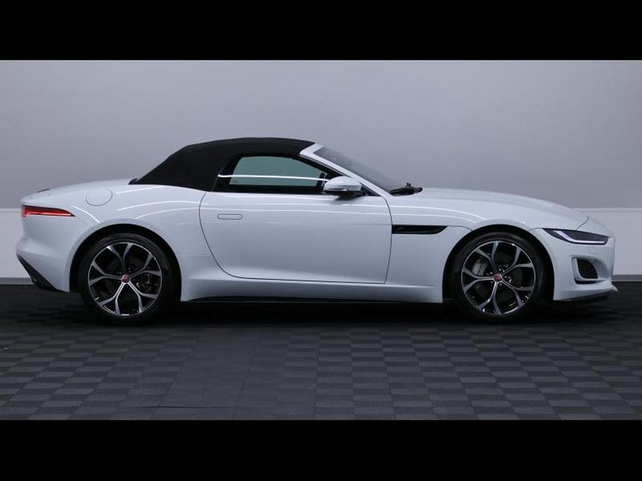 Jaguar F-Type P300 R-Dynamic RWD Convertible (2022) - Foto 12