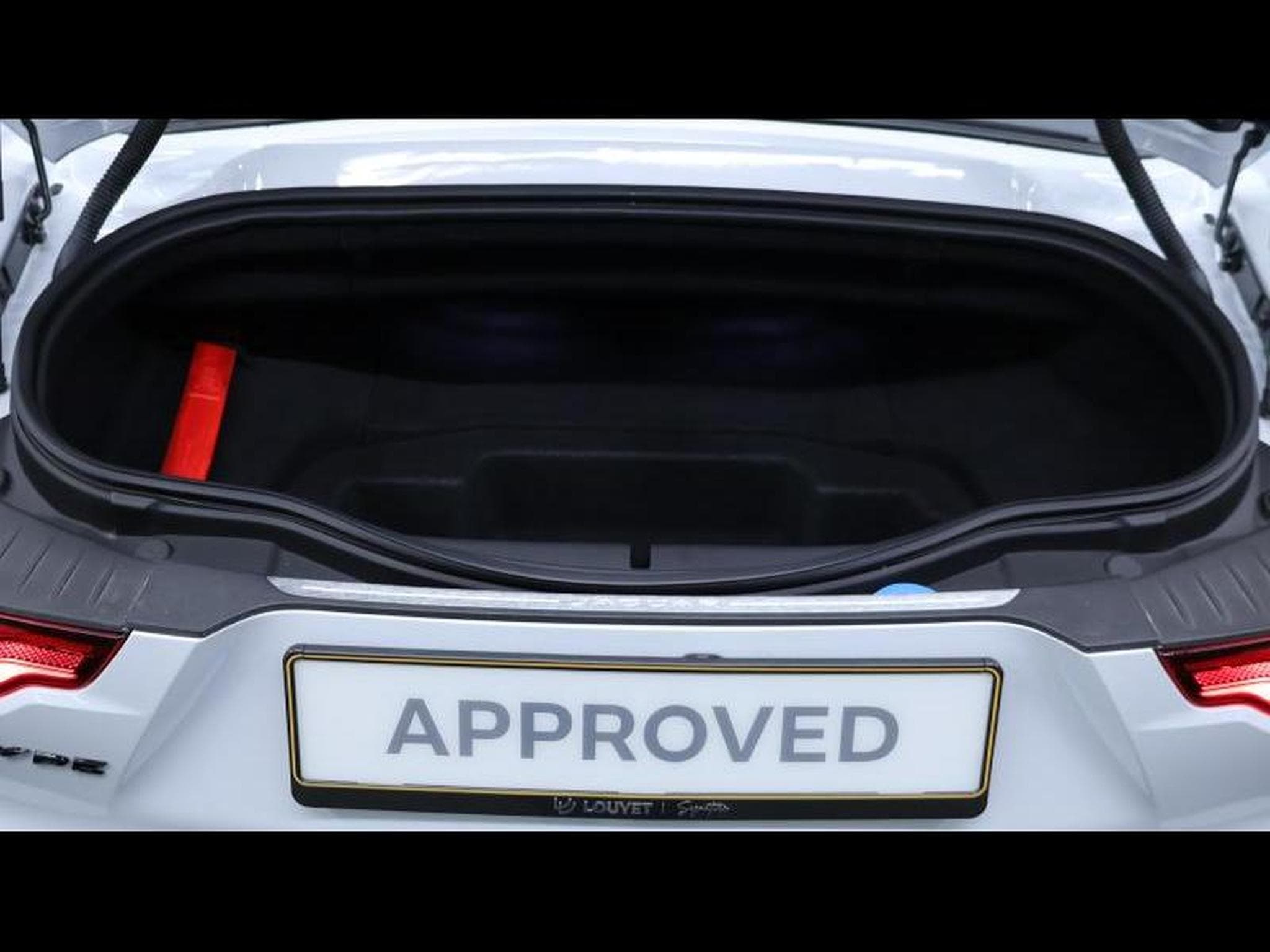 Jaguar F-Type P300 R-Dynamic RWD Convertible (2022) - Foto 20