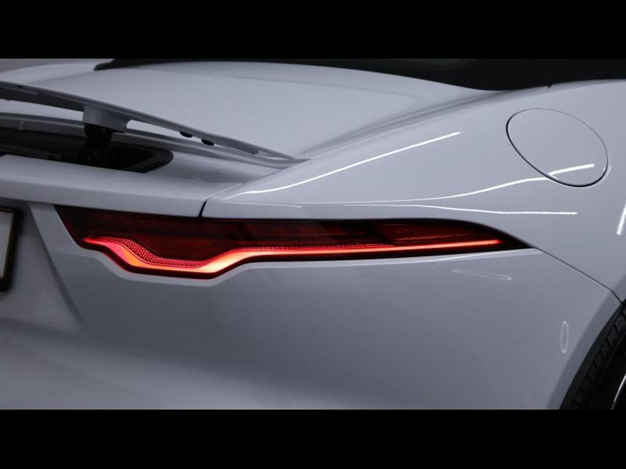 Jaguar F-Type P300 R-Dynamic RWD Convertible (2022) - Foto 22