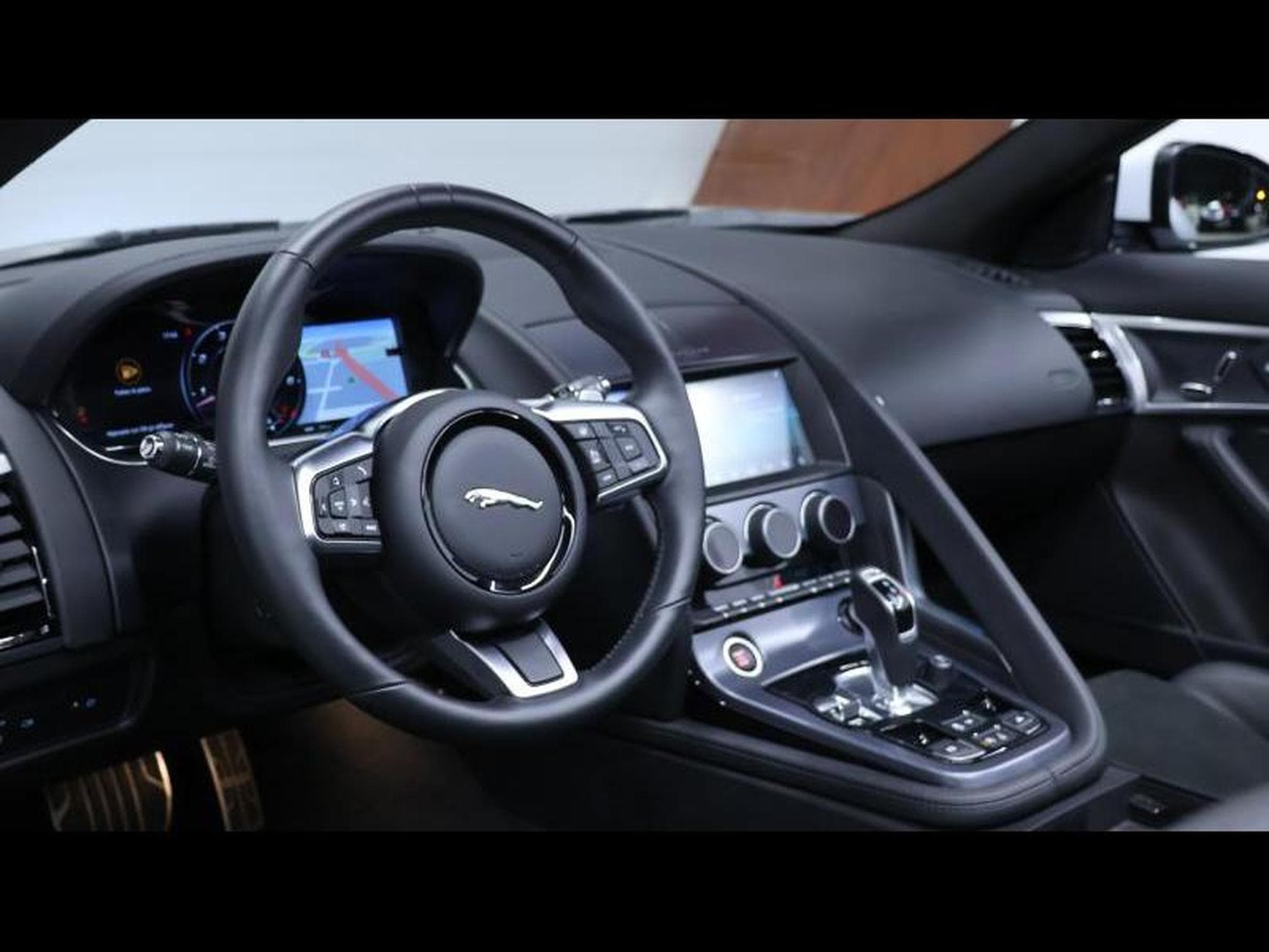 Jaguar F-Type P300 R-Dynamic RWD Convertible (2022) - Foto 28
