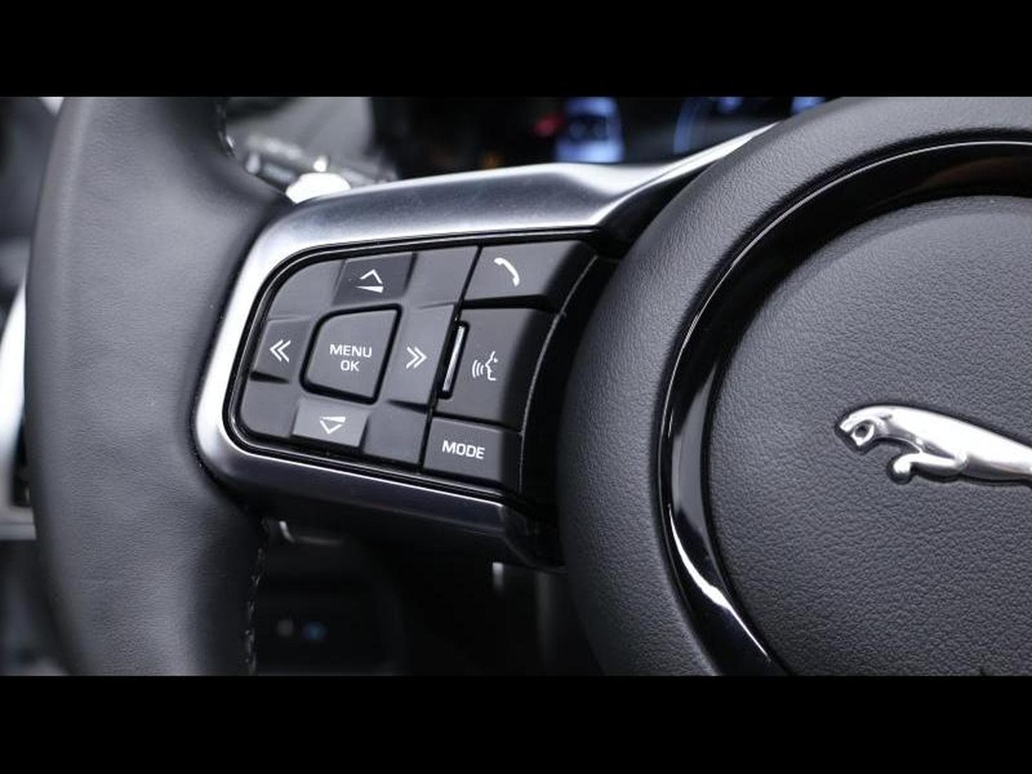Jaguar F-Type P300 R-Dynamic RWD Convertible (2022) - Foto 32