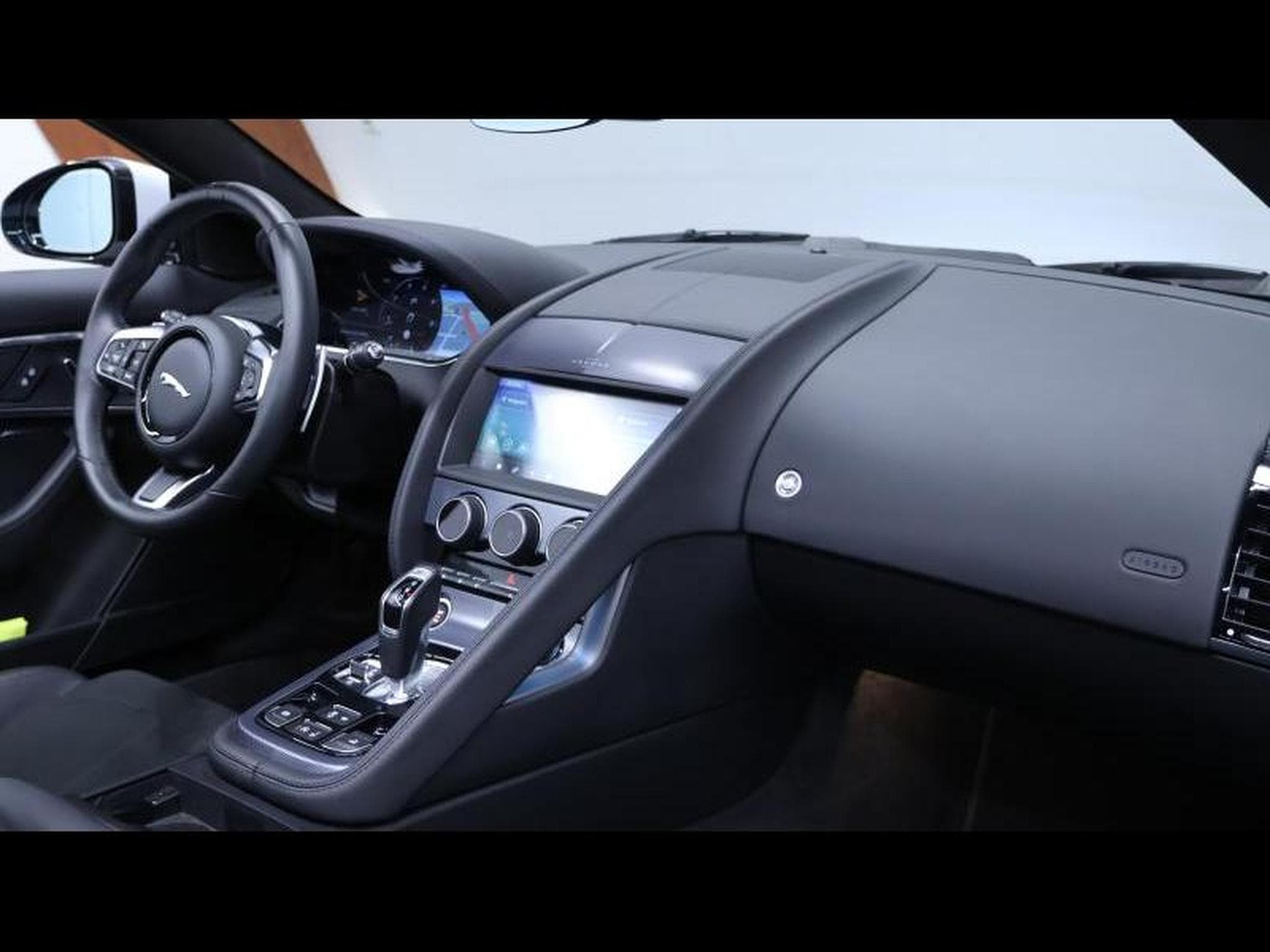 Jaguar F-Type P300 R-Dynamic RWD Convertible (2022) - Foto 30