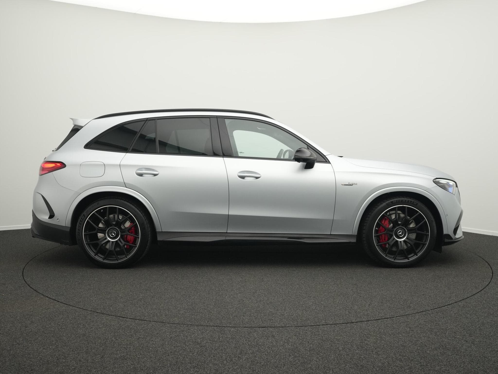 Mercedes GLC 63 AMG GLC 63S E Performance (2024) - Photo 5