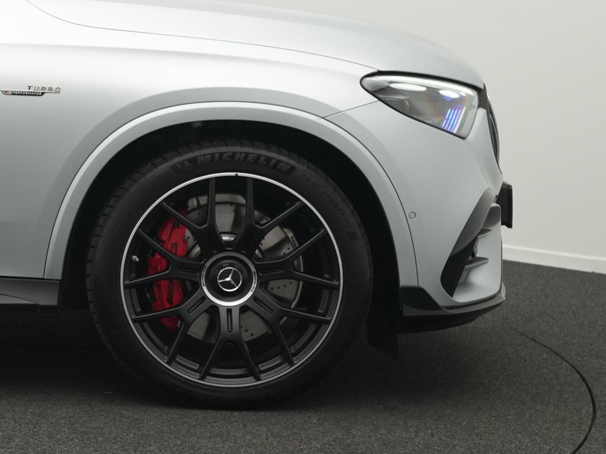 Mercedes GLC 63 AMG GLC 63S E Performance (2024) - Photo 8