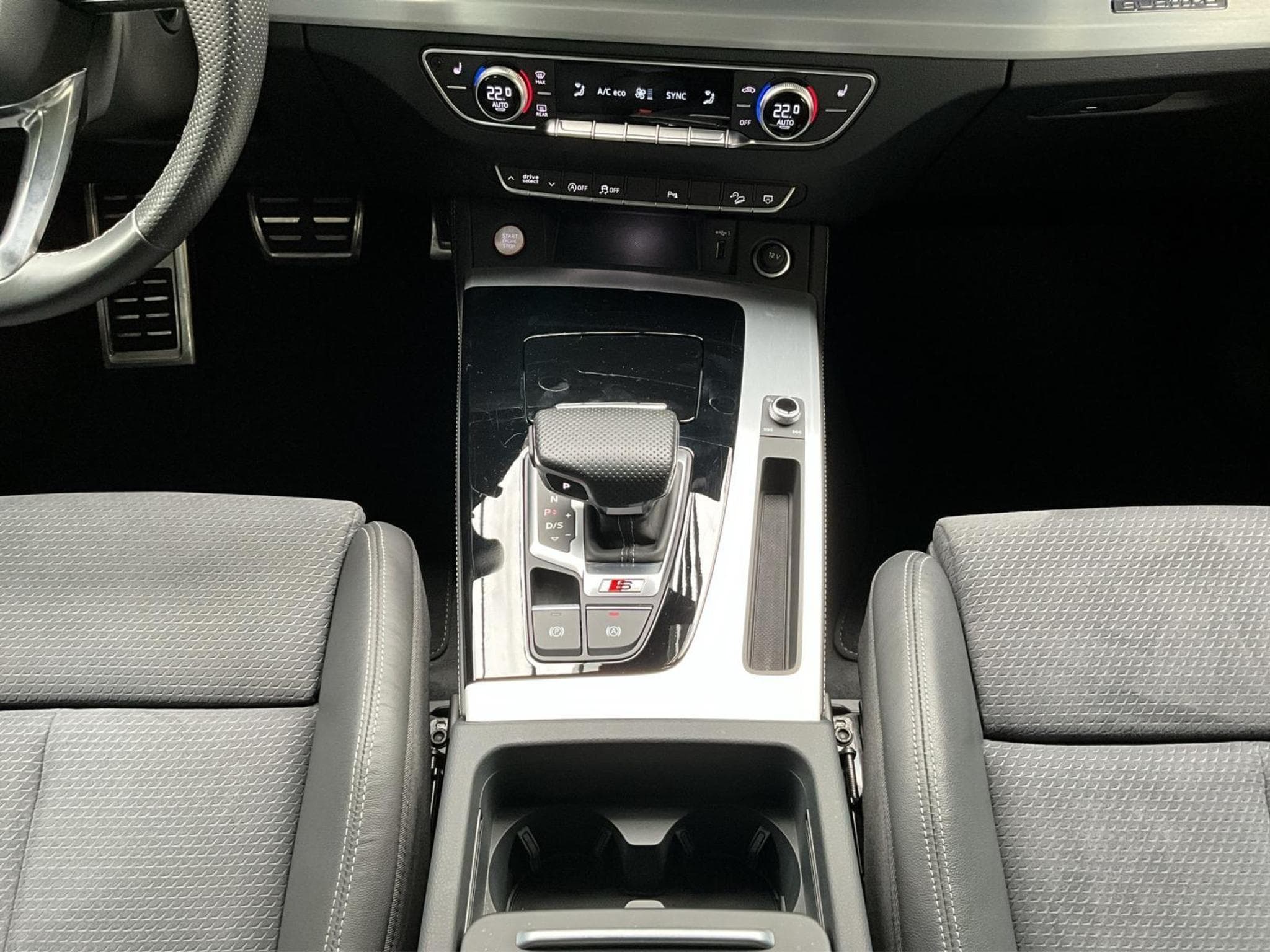 Audi SQ5 SB+Quattro+TipTronic+P.Premium+Pano+StandH+AHK (2023) - Photo 12