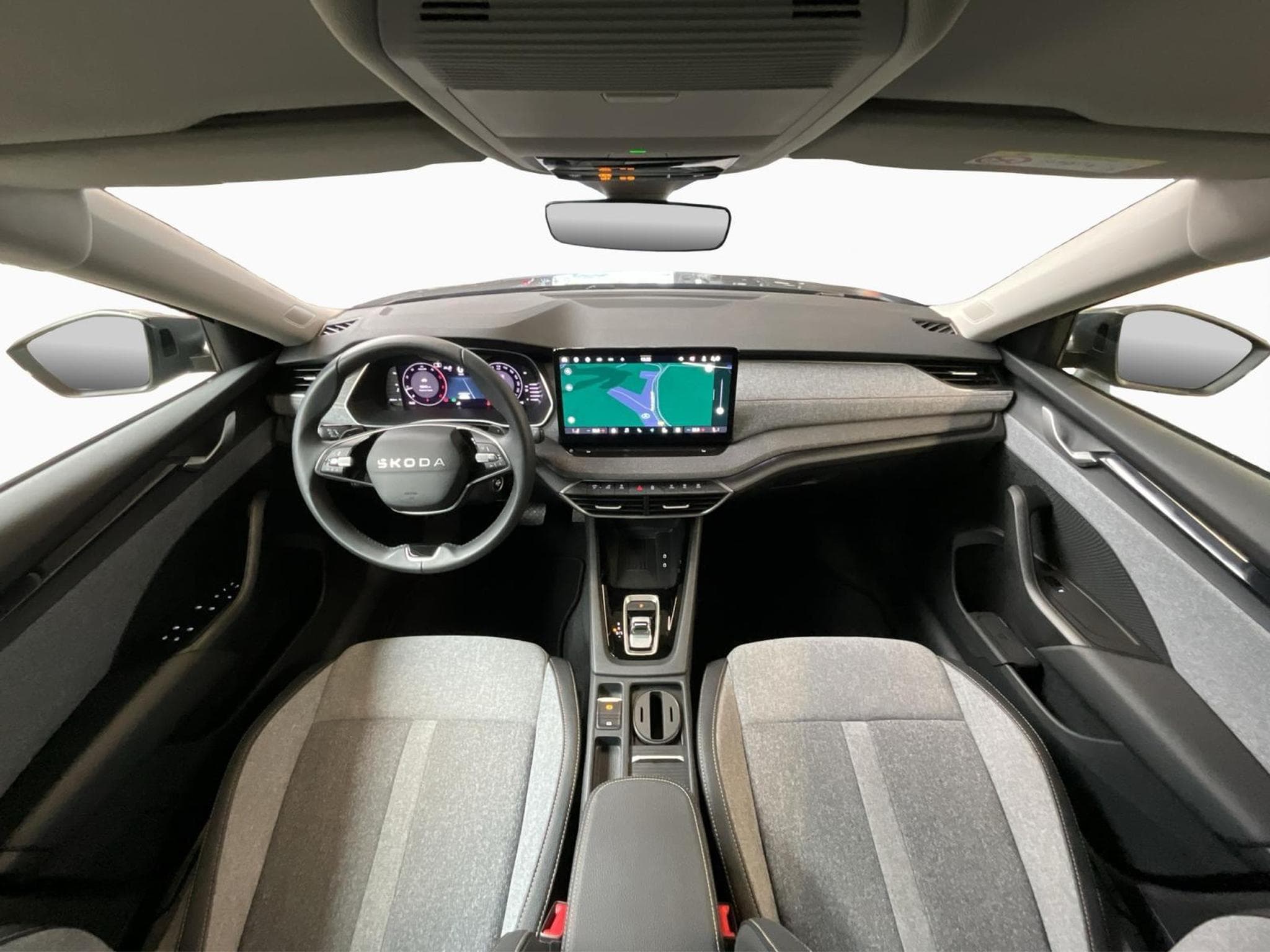 Skoda Octavia Selection+DSG+LODGE+P.Comfort+Light&View+P.Ass.-Drive (2025) - Photo 2