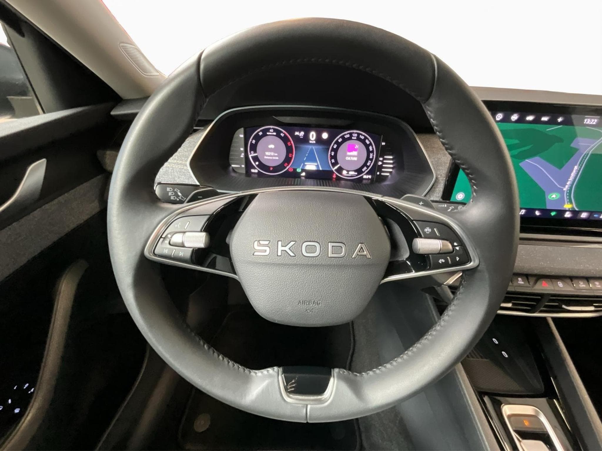 Skoda Octavia Selection+DSG+LODGE+P.Comfort+Light&View+P.Ass.-Drive (2025) - Photo 12