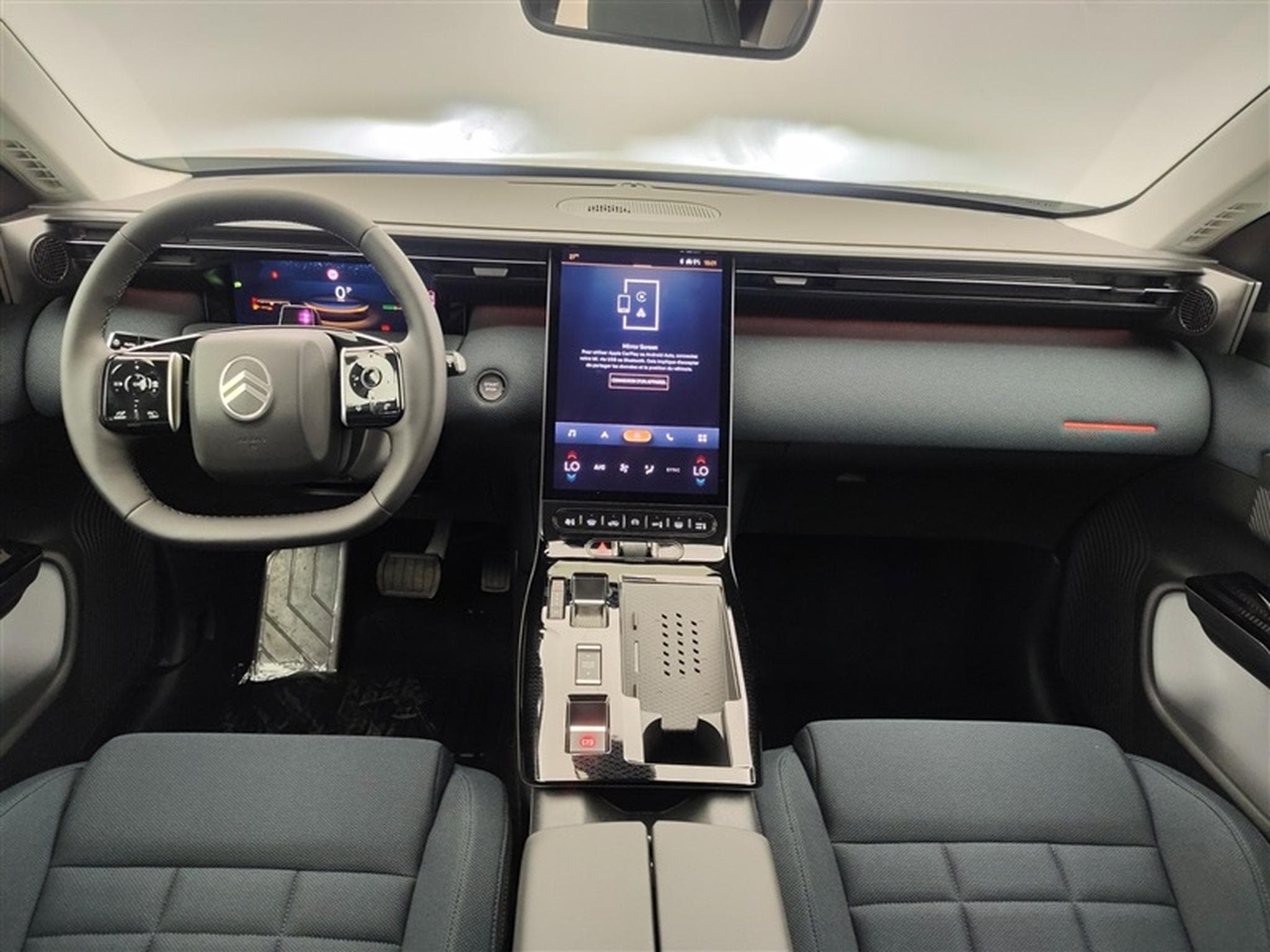 Citroën C5 Aircross 1.2 Hybrid 145cv E-DCS6 Plus NAVI / FULL LED / CAMERA / JA19 (2026) - Photo 8