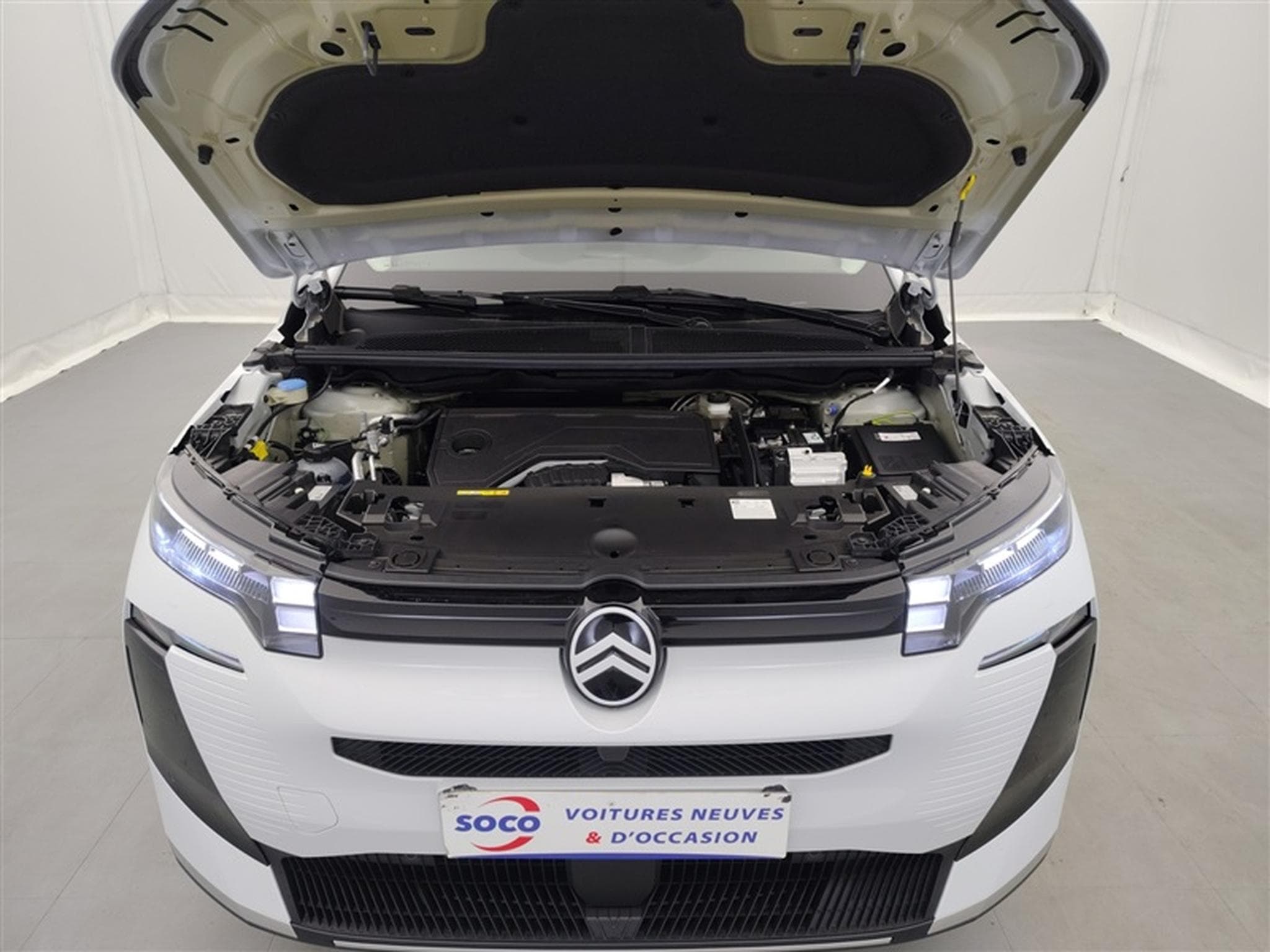 Citroën C5 Aircross 1.2 Hybrid 145cv E-DCS6 Plus NAVI / FULL LED / CAMERA / JA19 (2026) - Photo 21