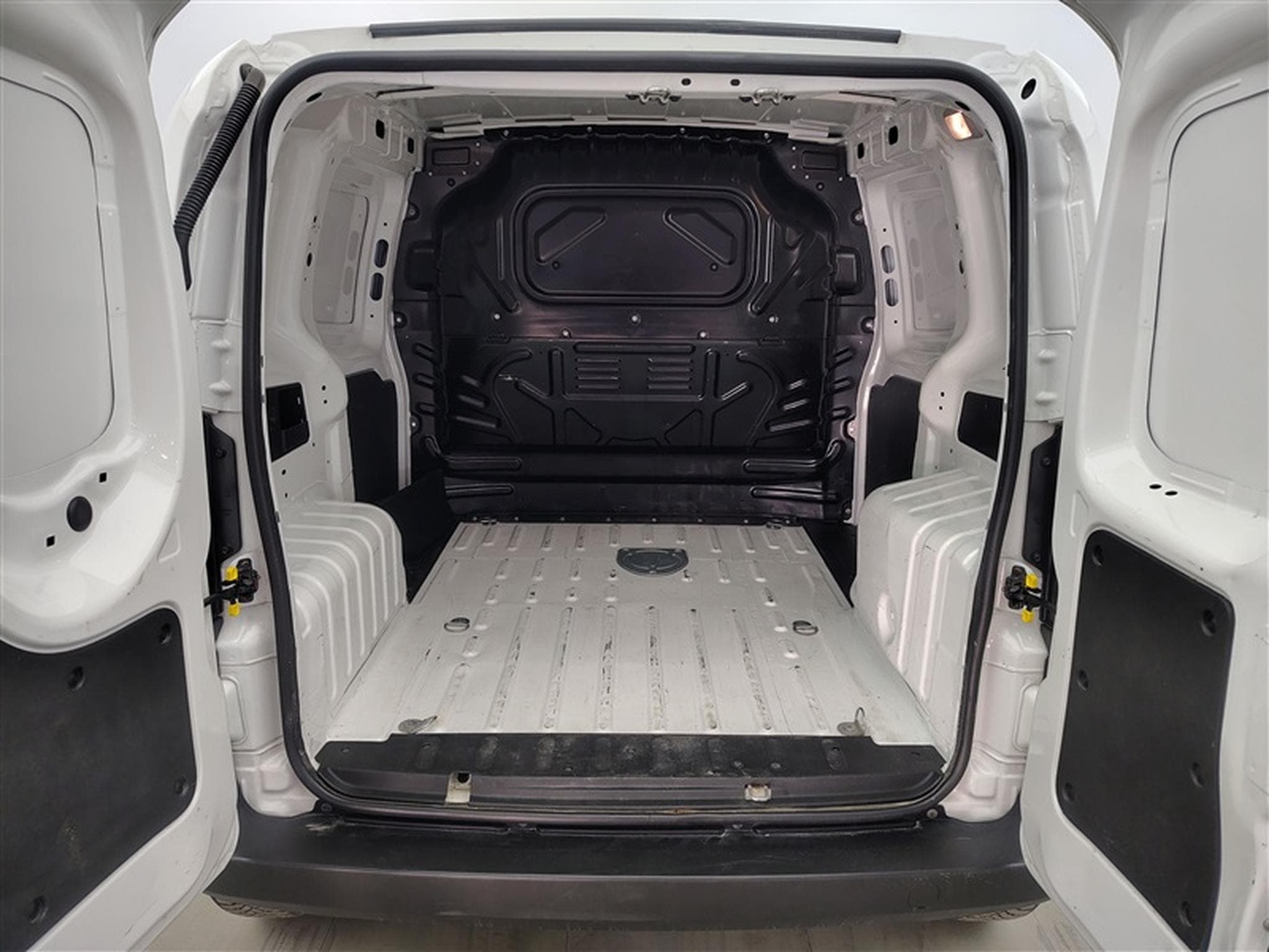 Fiat Fiorino 1.3 Multijet 95Cv Cargo CLIM (2022) - Photo 13