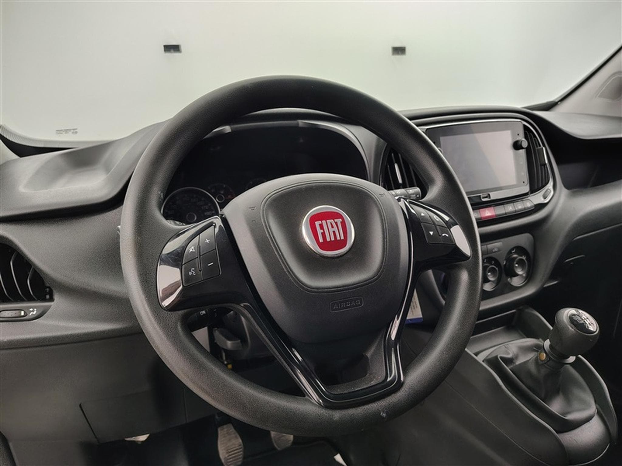 Fiat Doblo 1.6 MJET Cargo CLIM / CARPLAY (2023) - Photo 9