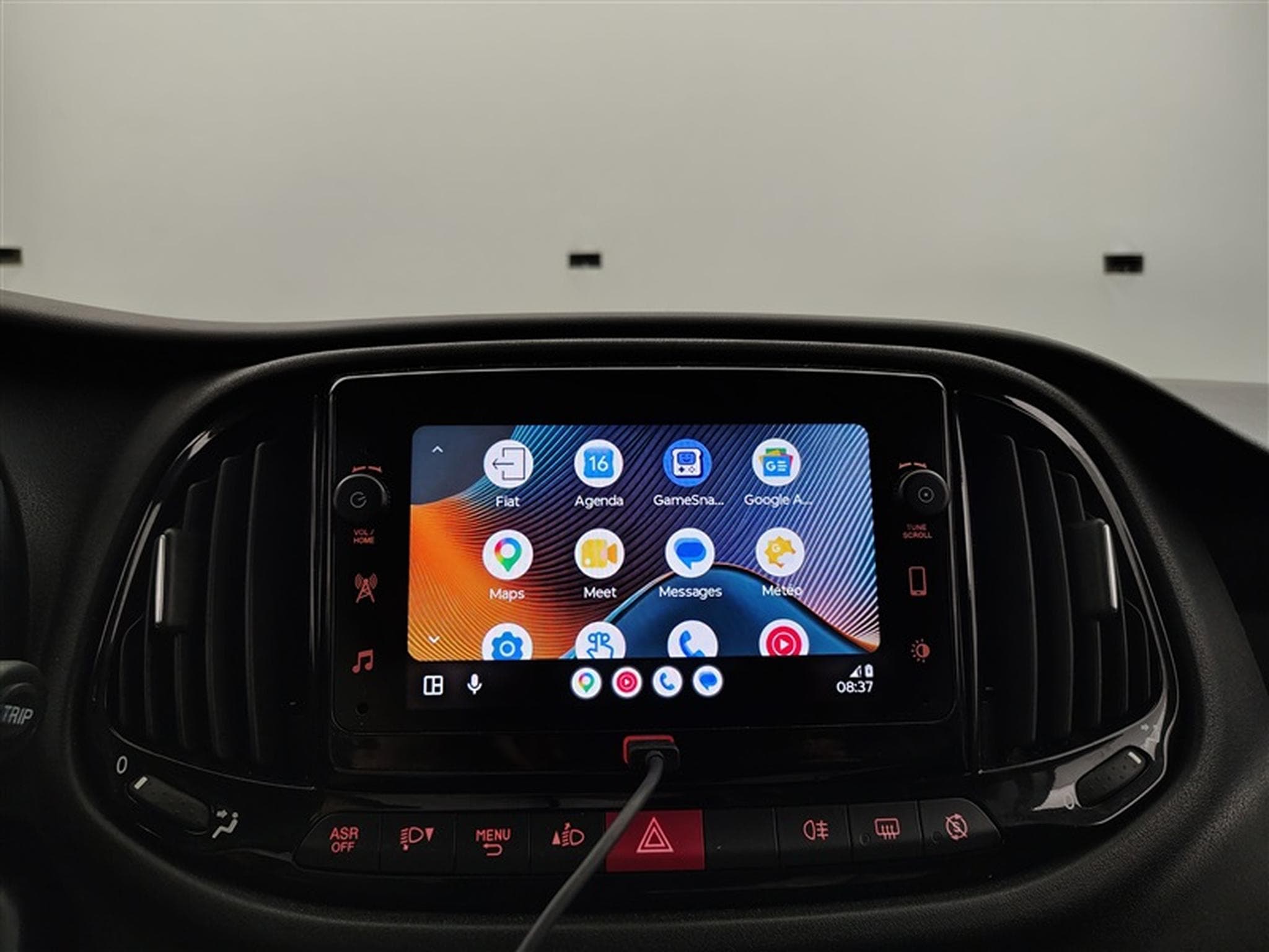 Fiat Doblo 1.6 MJET Cargo CLIM / CARPLAY (2023) - Photo 18
