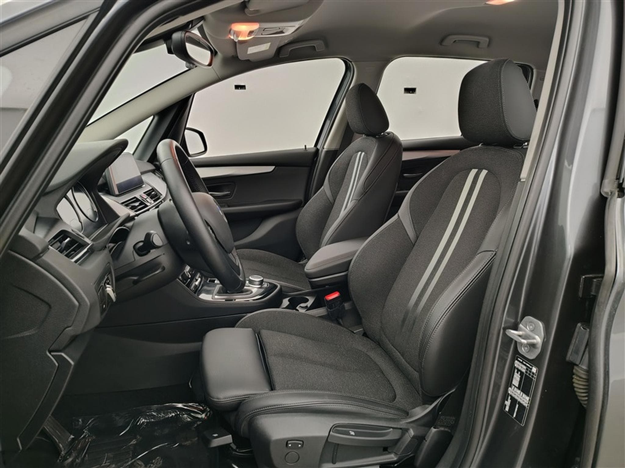 BMW 216 dA GranTourer Sport Line  Navi / Led (2022) - Photo 7