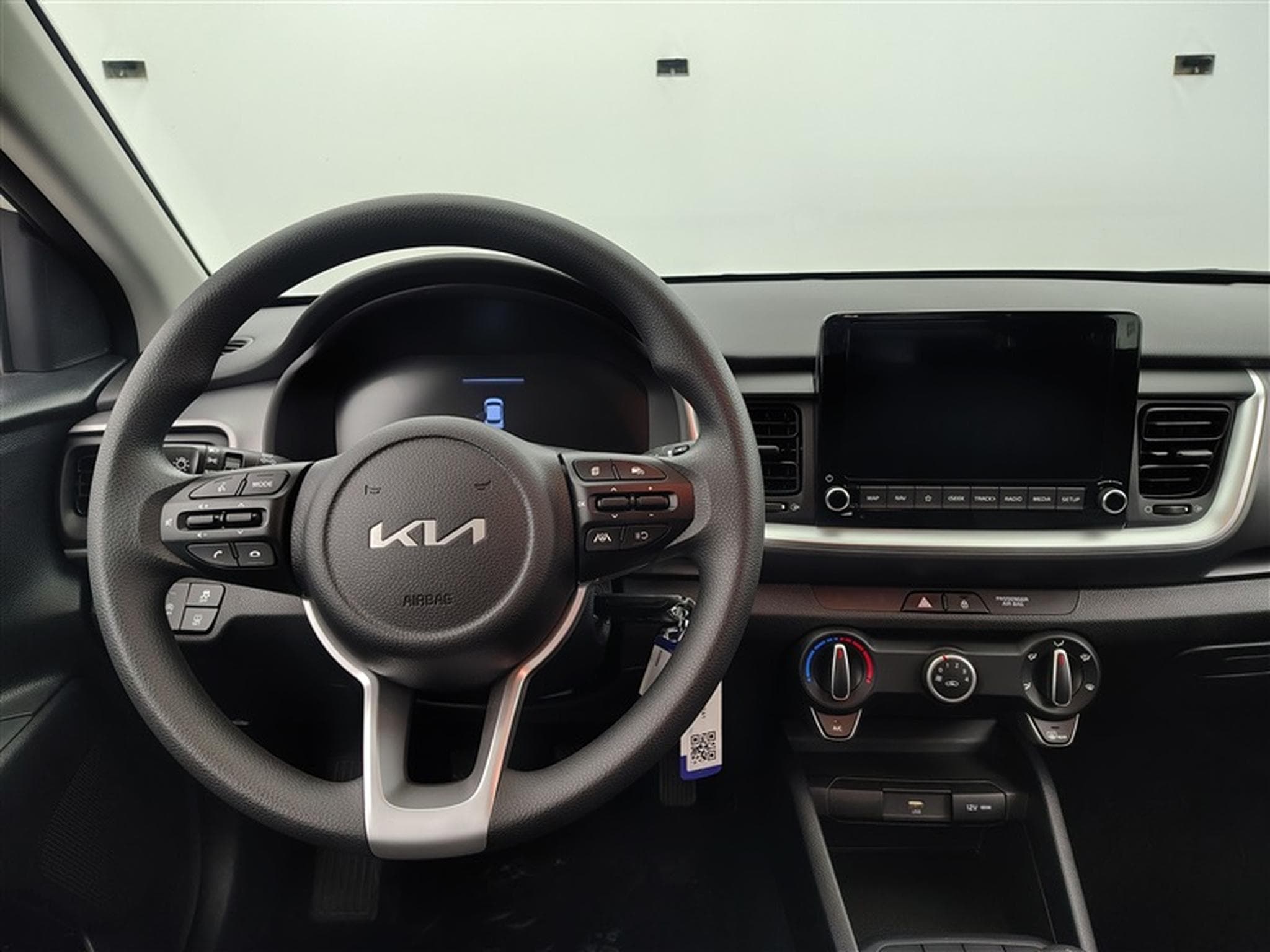 Kia Stonic 1.2i 84Cv Urban Edition NAVI / CARPLAY / CAMERA / ALU (2025) - Photo 9