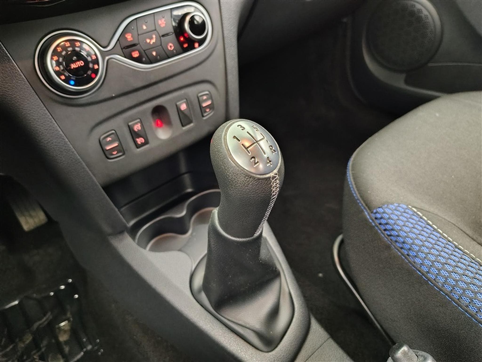 Dacia Sandero 1.5 Blue dCi Anniversary (EU6.2) (2020) - Photo 12