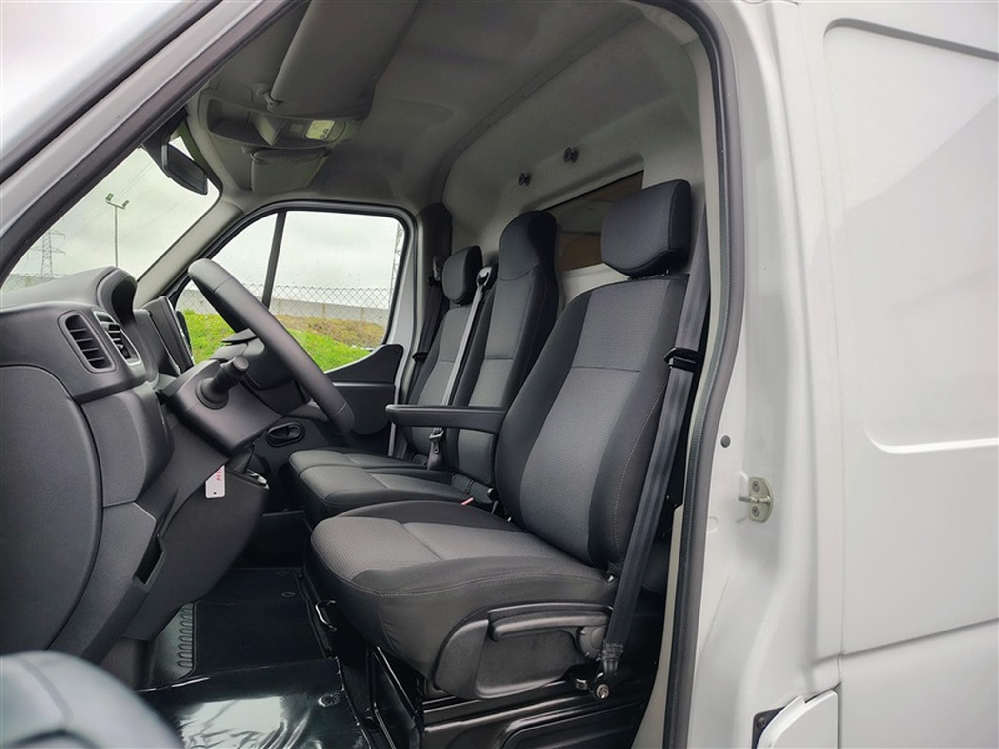 Renault Master 2.3 dCi 136cv L1H2 Confort (2021) - Photo 7