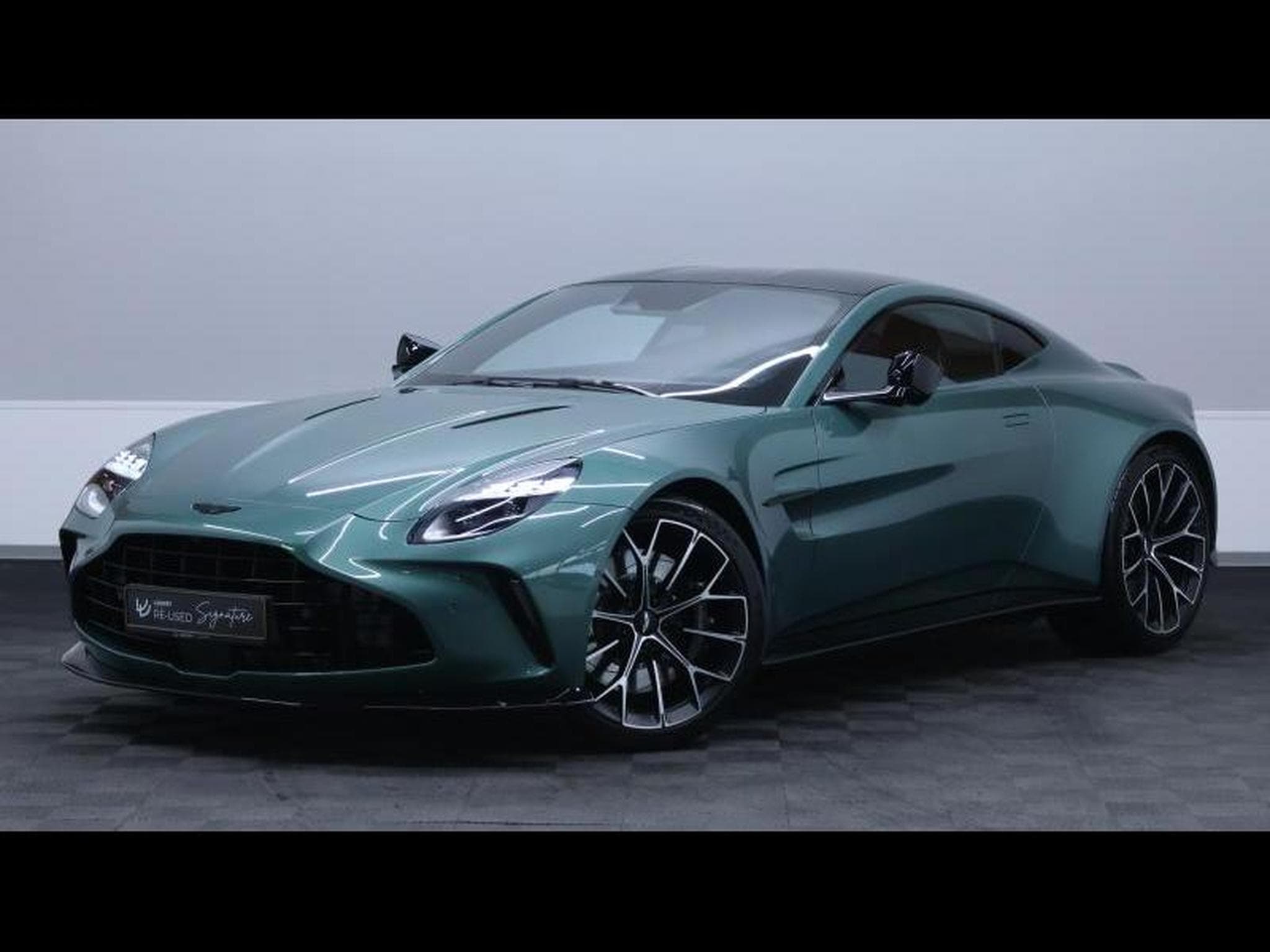 Aston-Martin V8 Vantage New Vantage V8 (2025) - Photo 1
