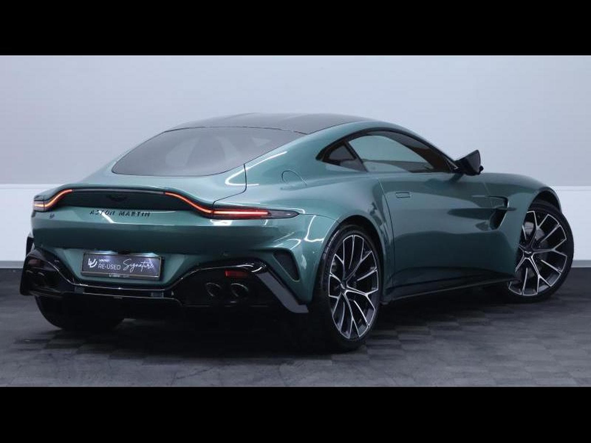 Aston-Martin V8 Vantage New Vantage V8 (2025) - Photo 5