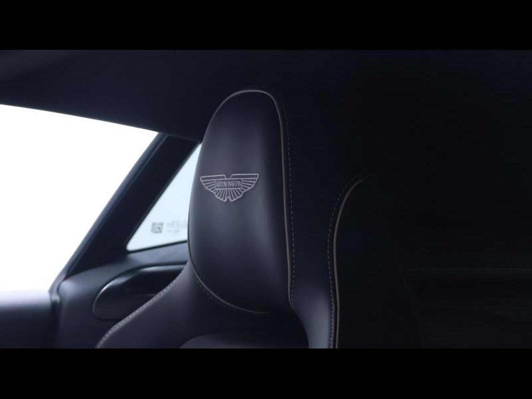 Aston-Martin V8 Vantage New Vantage V8 (2025) - Photo 15