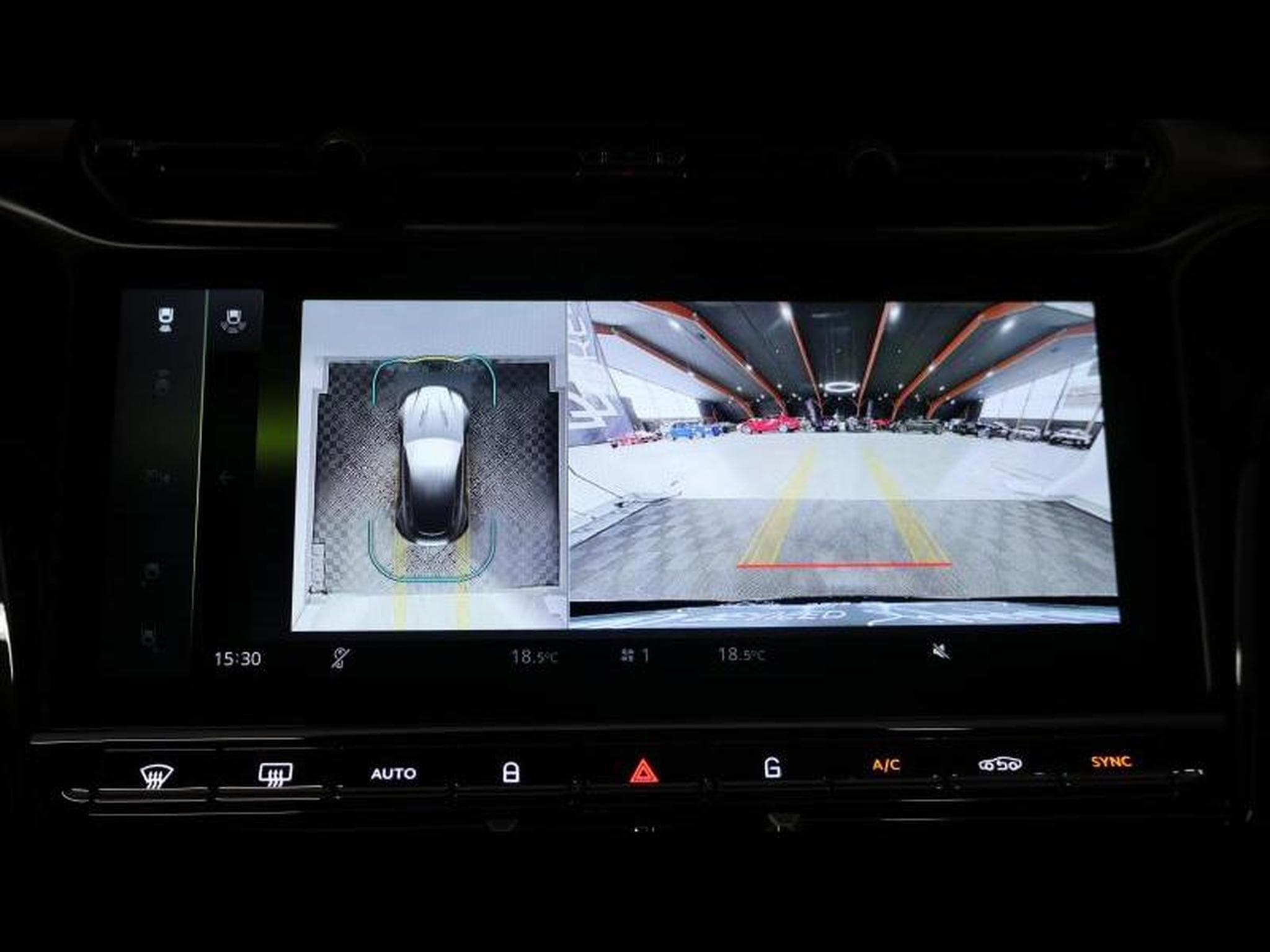 Aston-Martin V8 Vantage New Vantage V8 (2025) - Photo 24