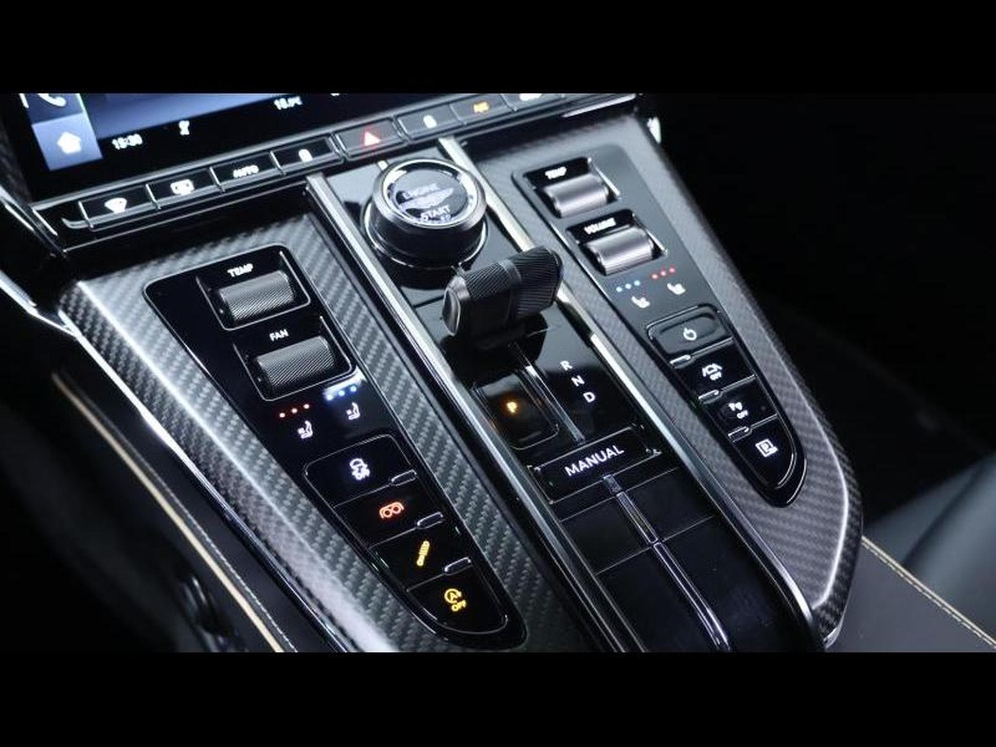 Aston-Martin V8 Vantage New Vantage V8 (2025) - Photo 22