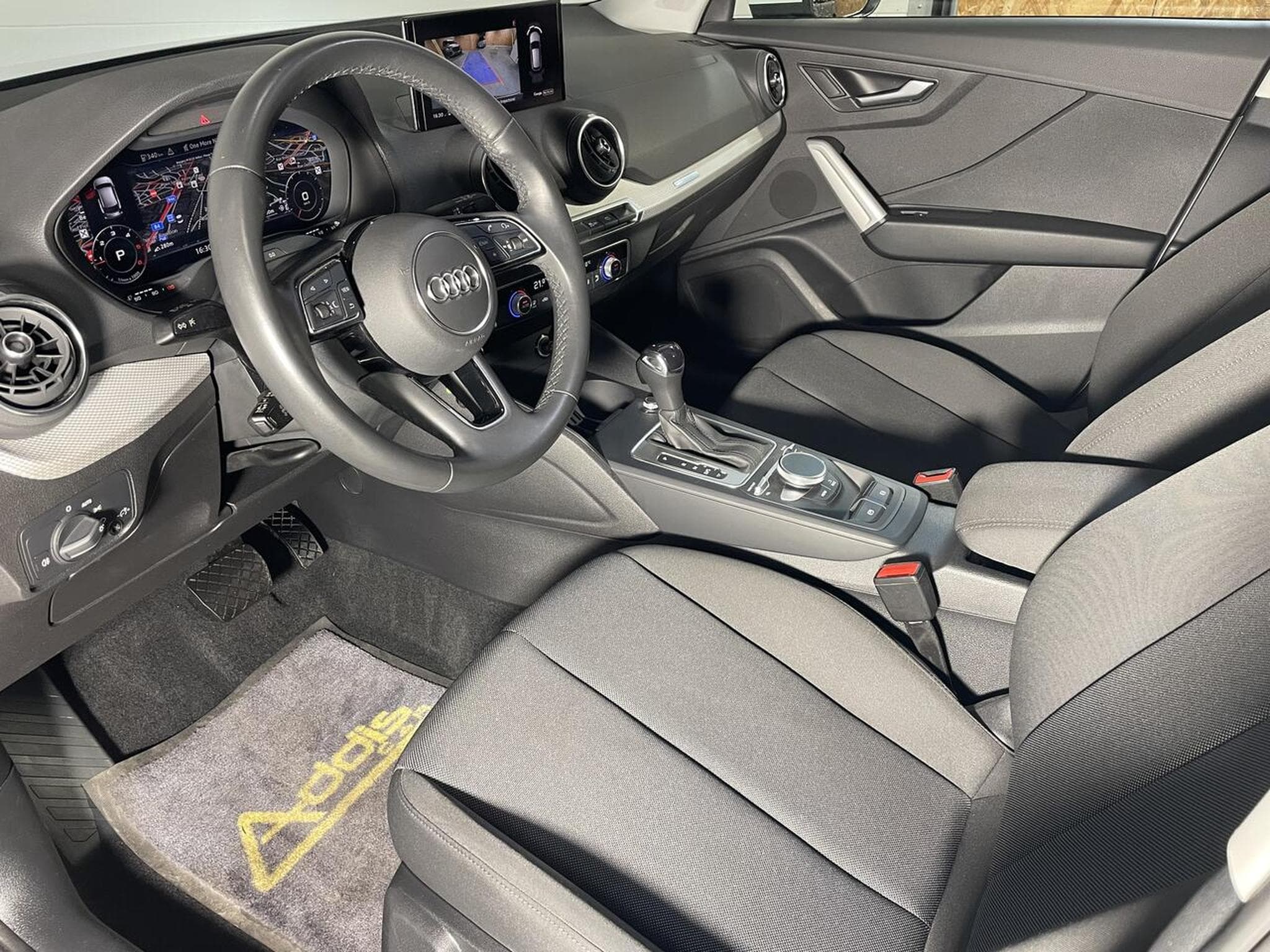 Audi Q2 35 TDI 150 S-TRONIC CARPLAY DESIGN (2022) - Foto 9