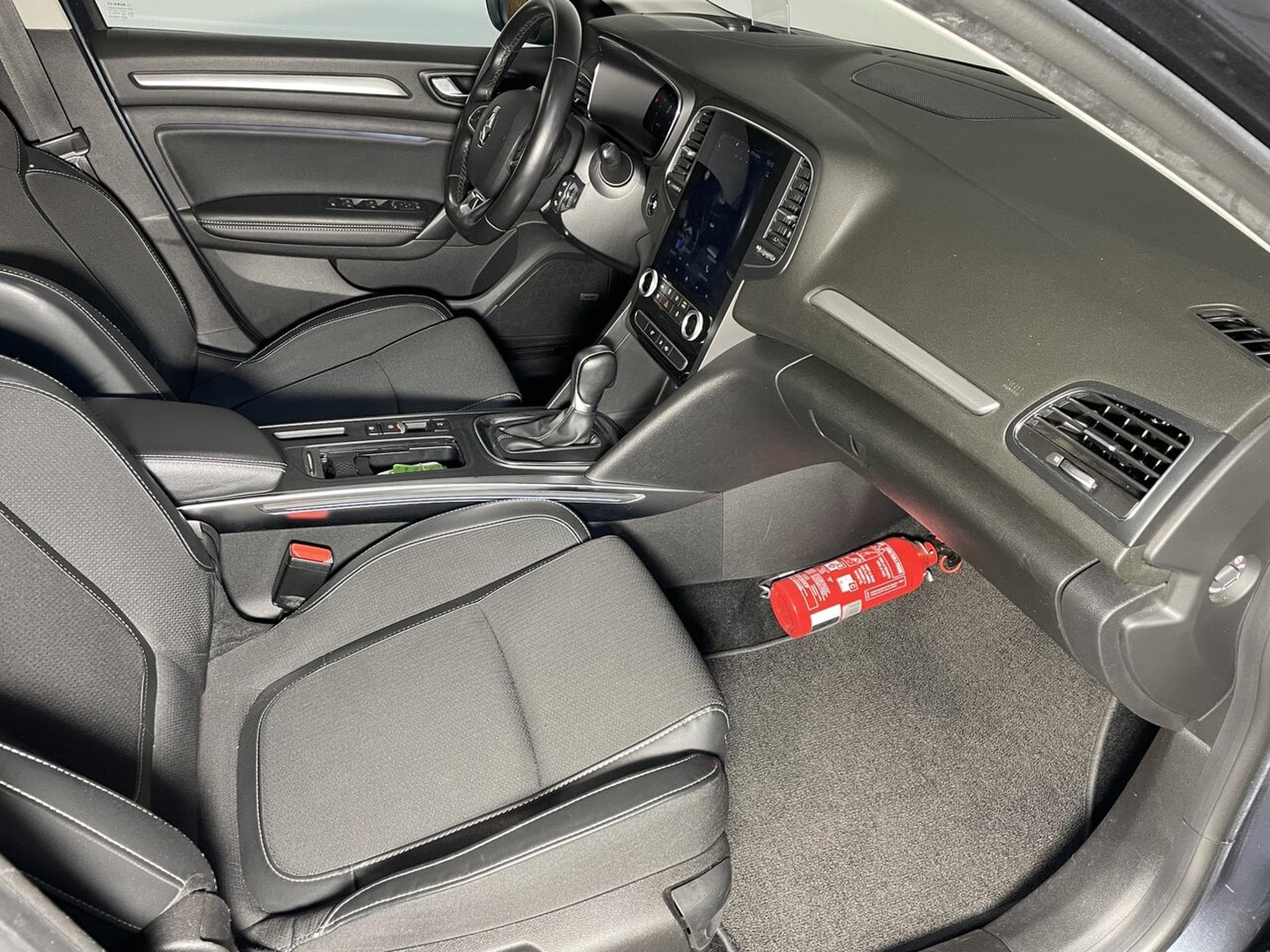 Renault Megane IV ESTATE 1.5 BlueDCI 115 EDC INTENS GPS (2021) - Foto 12