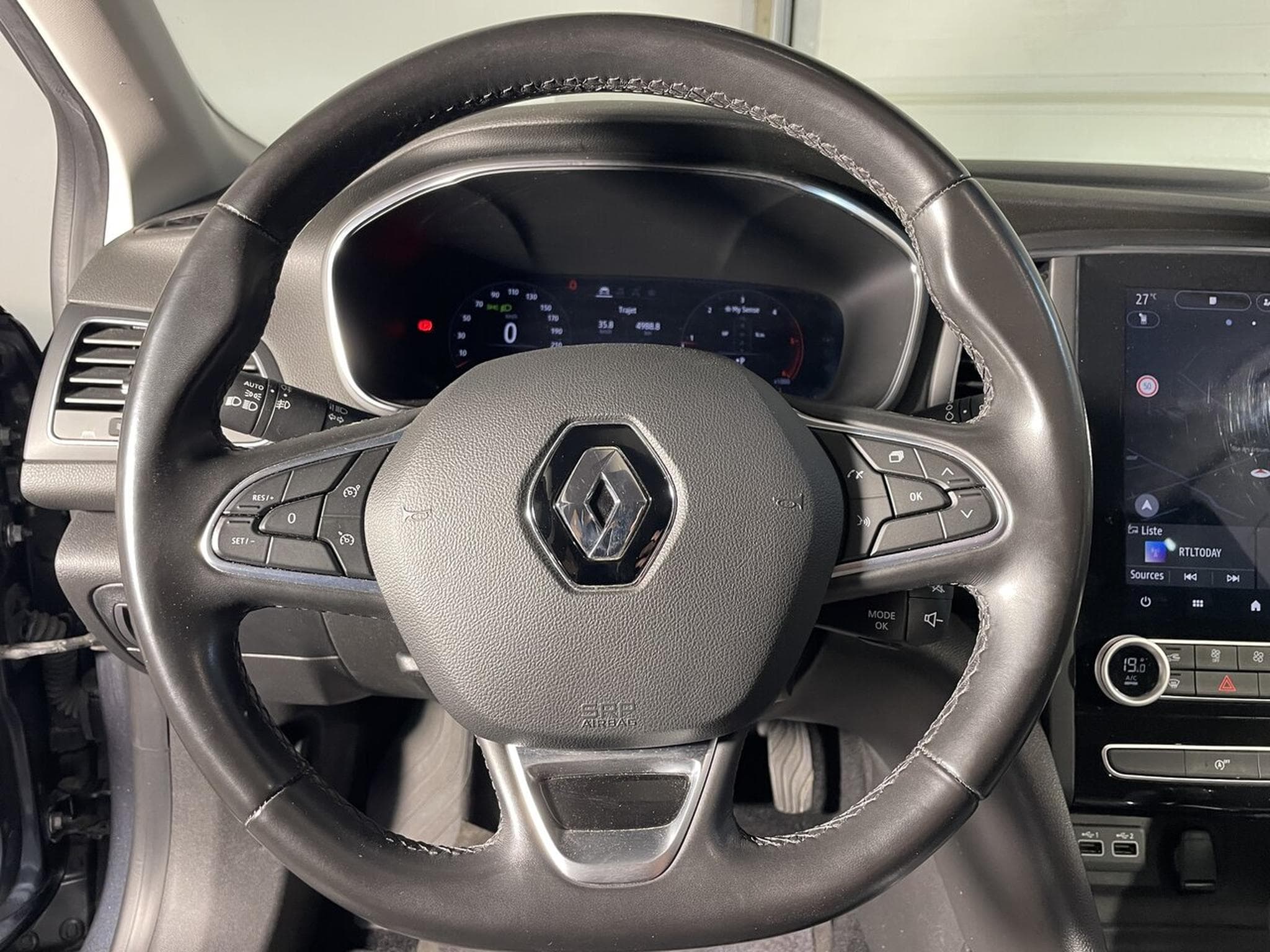 Renault Megane IV ESTATE 1.5 BlueDCI 115 EDC INTENS GPS (2021) - Foto 10