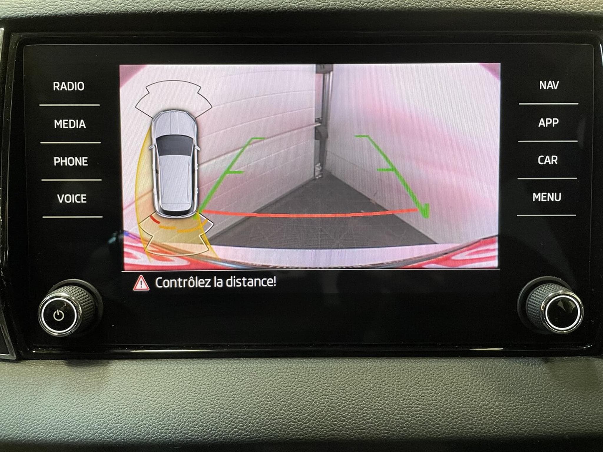Skoda Karoq 2.0 TDI 115 DSG7 BUSINESS GPS CARPLAY (2023) - Foto 5