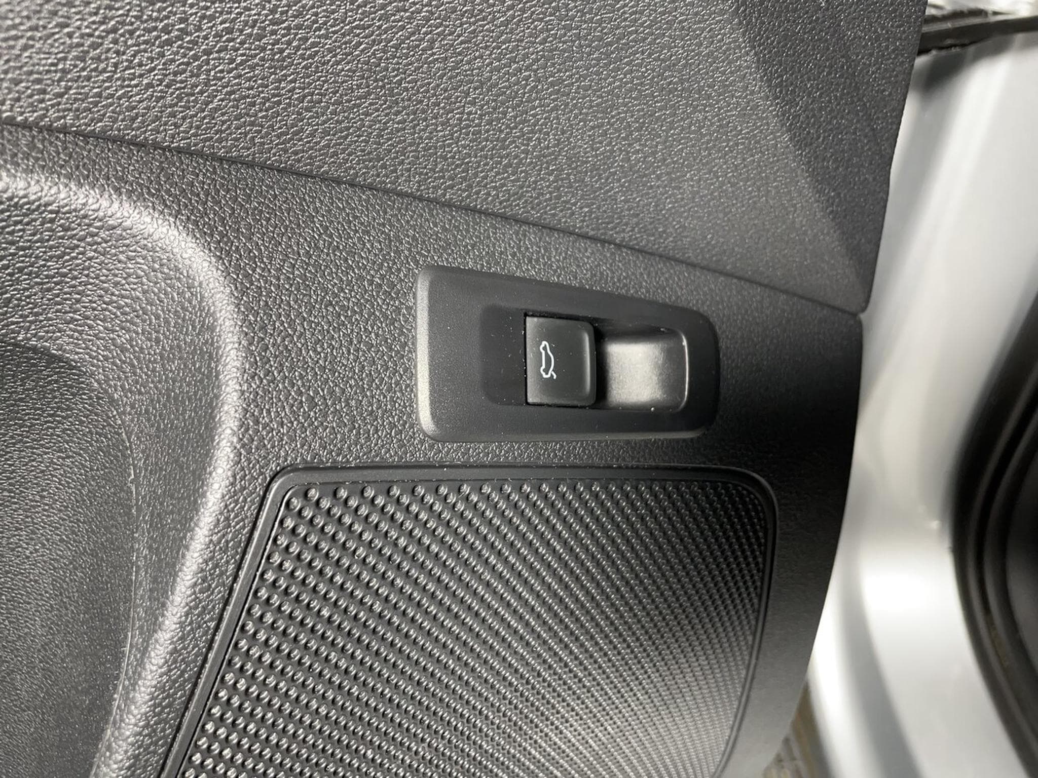 Skoda Karoq 2.0 TDI 115 DSG7 BUSINESS GPS CARPLAY (2023) - Foto 9