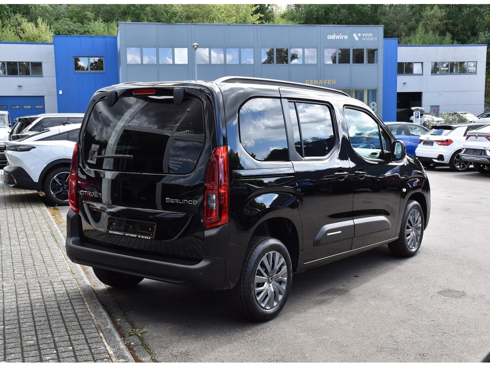 Citroën Berlingo 1.5 BlueHDI 130 EAT8 5 Pl. REGUL SMARTPHONE LED NEUF (2026) - Photo 4