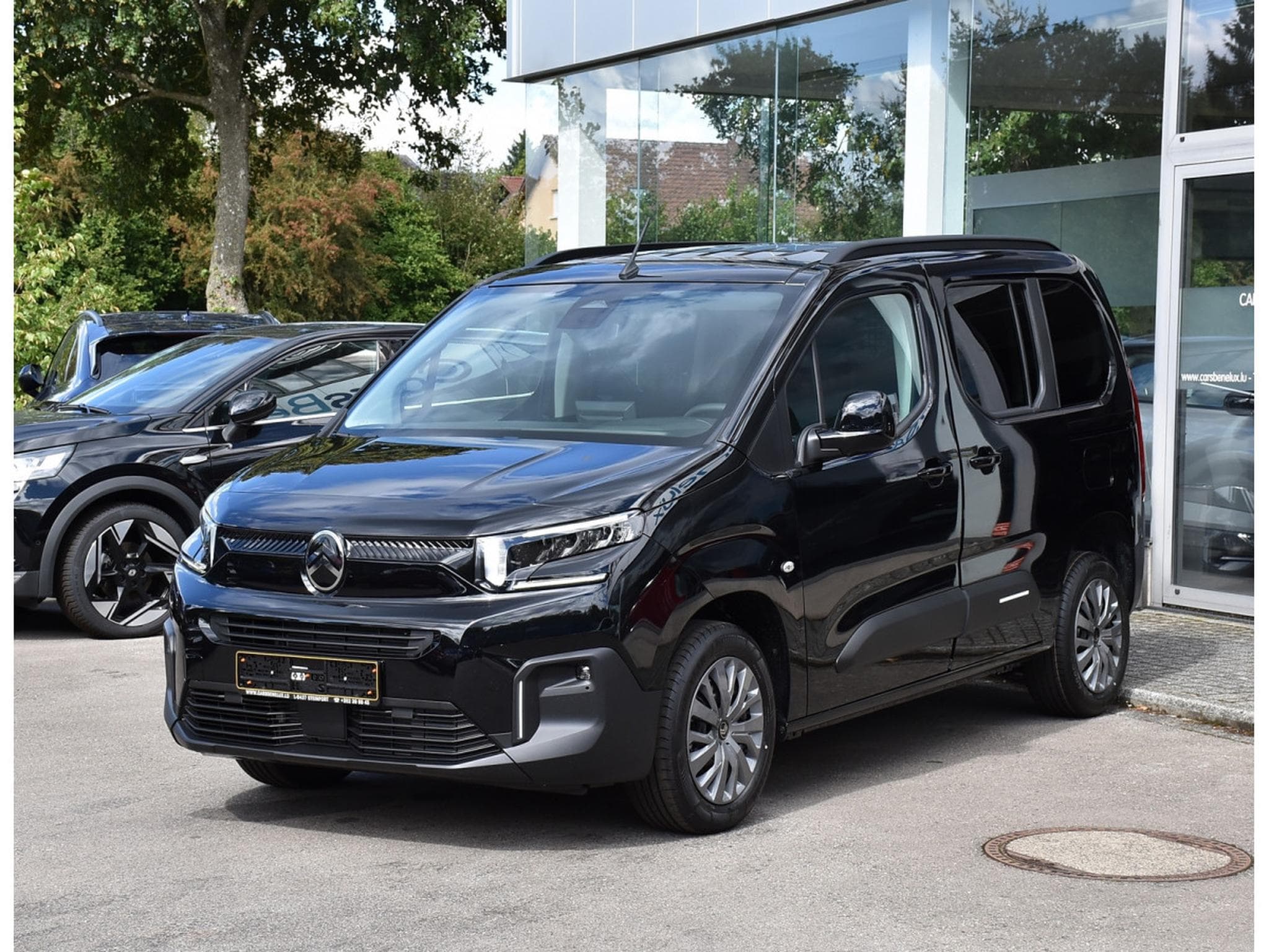 Citroën Berlingo 1.5 BlueHDI 130 EAT8 5 Pl. REGUL SMARTPHONE LED NEUF (2026) - Photo 2