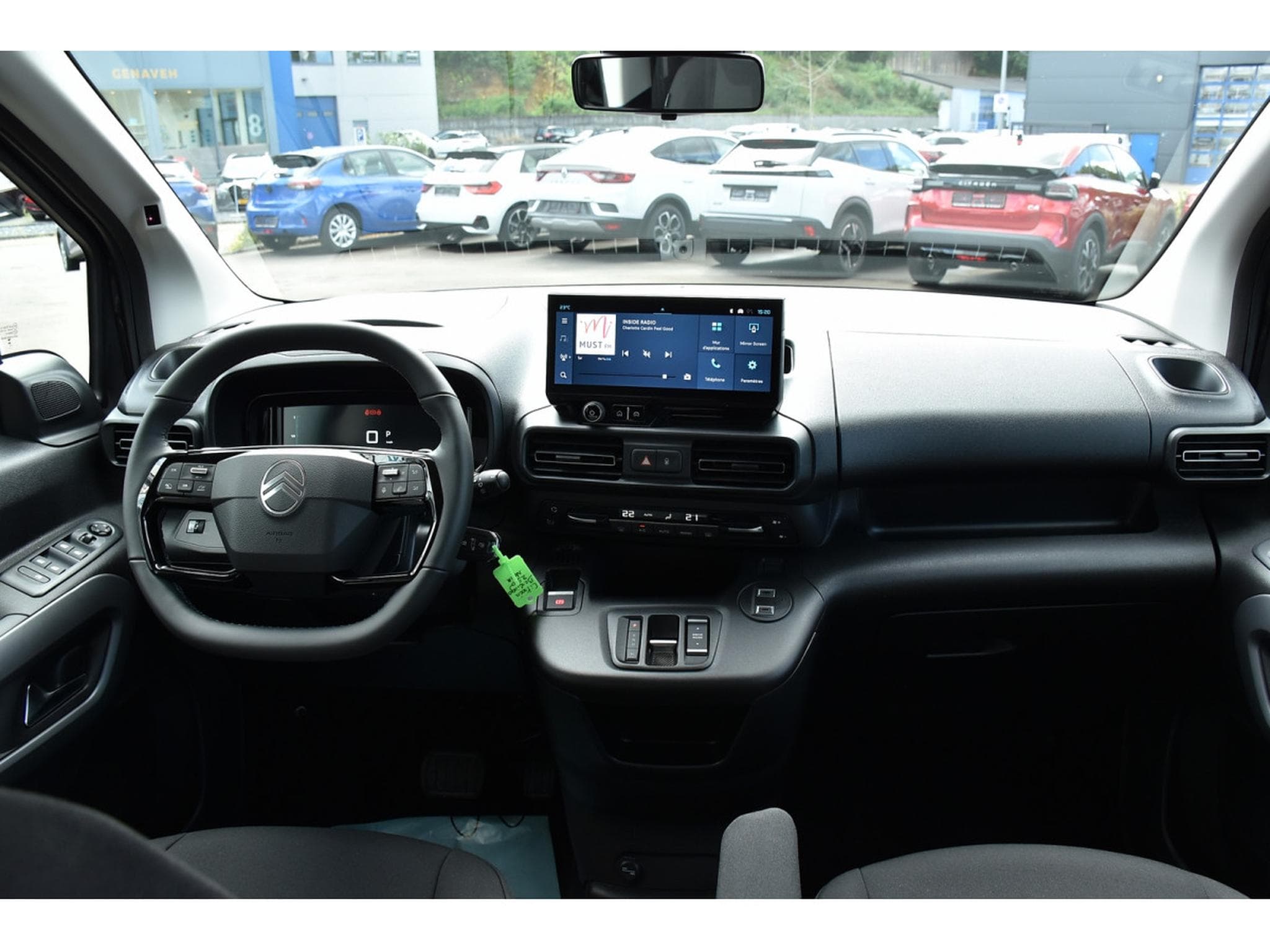 Citroën Berlingo 1.5 BlueHDI 130 EAT8 5 Pl. REGUL SMARTPHONE LED NEUF (2026) - Photo 8