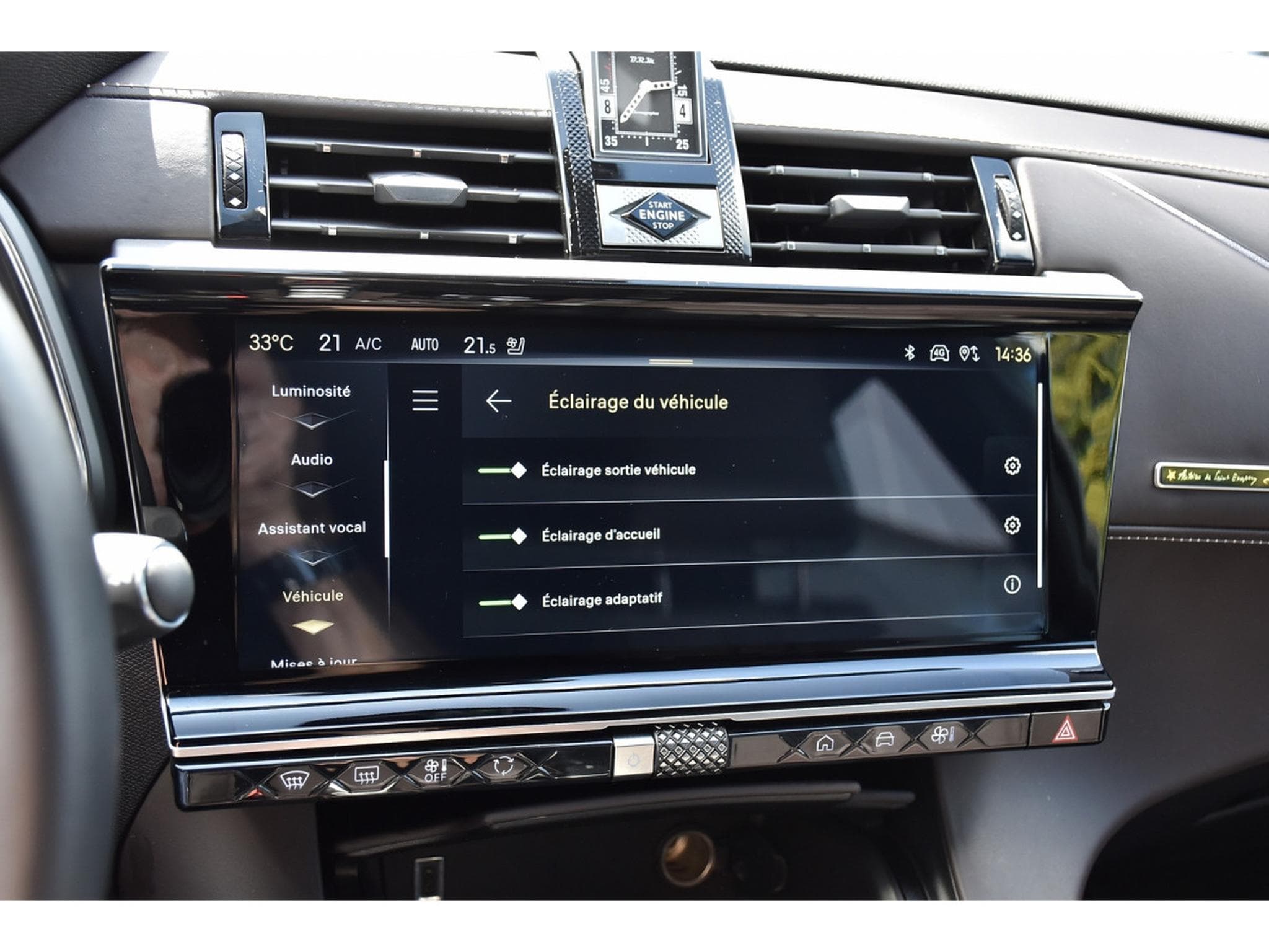 DS Automobiles DS7 1.6 Hybrid PHEV 300 AWD Antoine de Saint Exupéry MEMO CAM360 (2024) - Photo 14