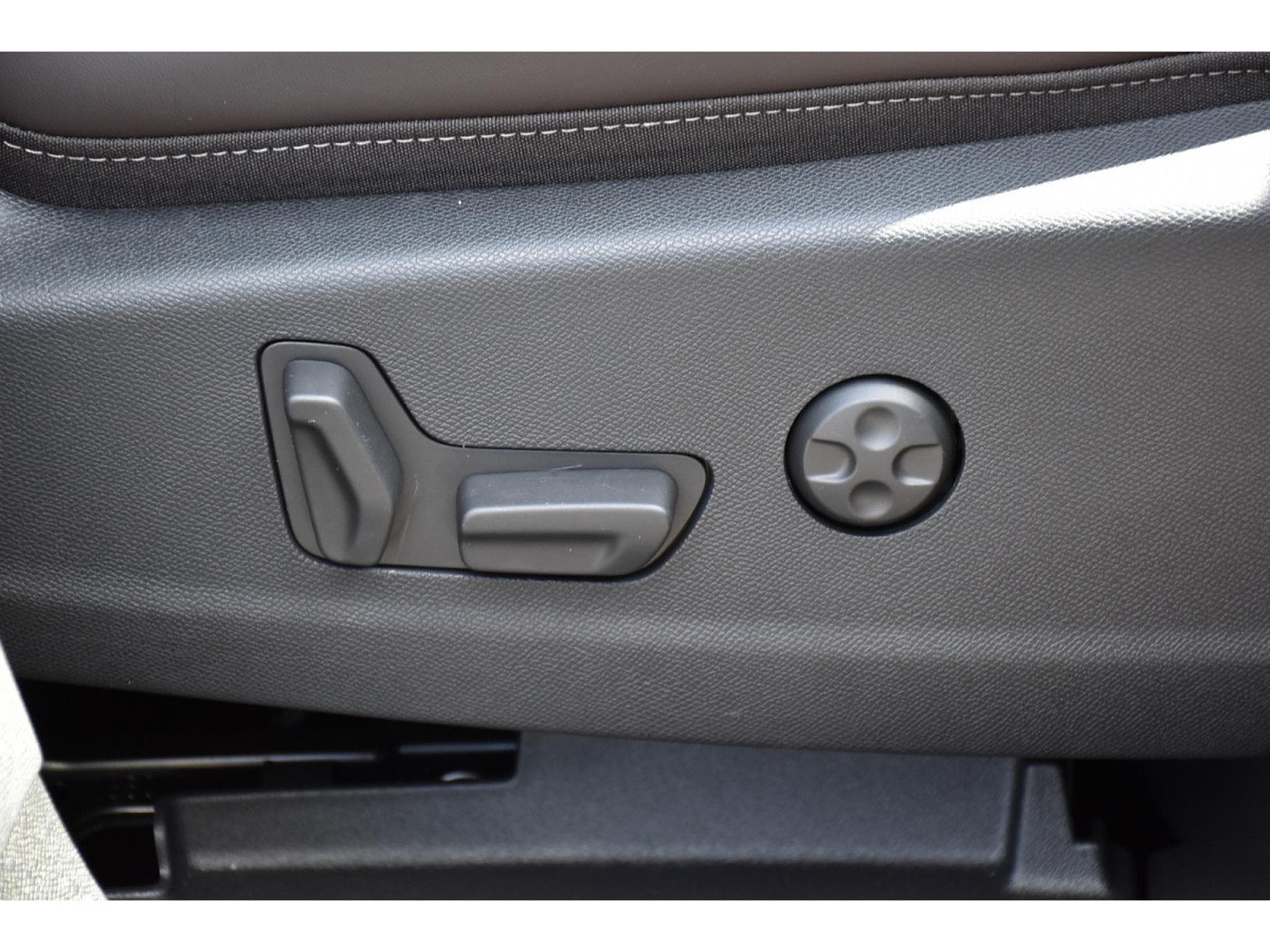 DS Automobiles DS7 1.6 Hybrid PHEV 300 AWD Antoine de Saint Exupéry MEMO CAM360 (2024) - Photo 22