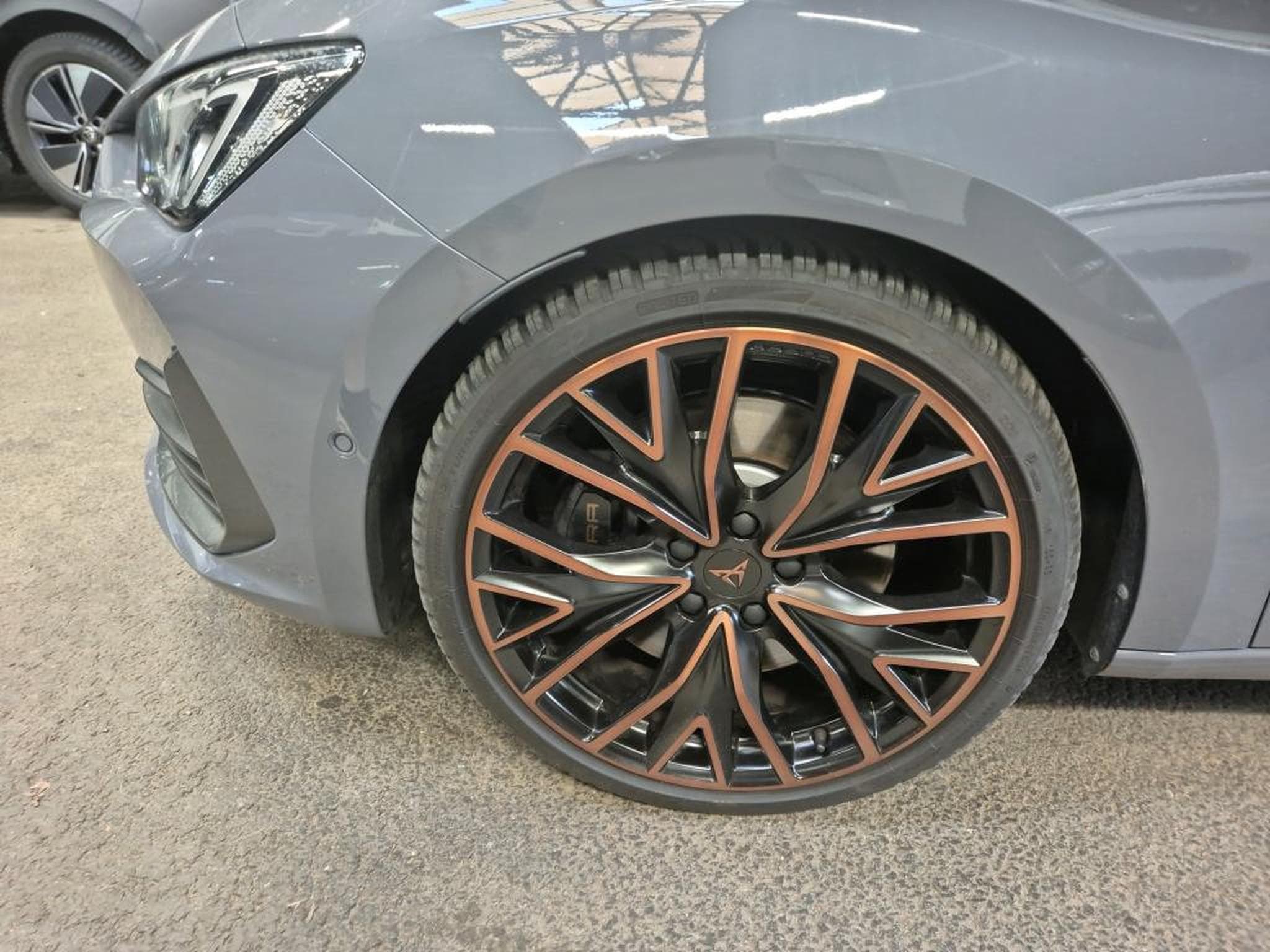 Cupra Leon VZ 2.0 TSI 300CV *PANO *VSS* BEATS * CAM *  MATRIX * (2024) - Photo 19