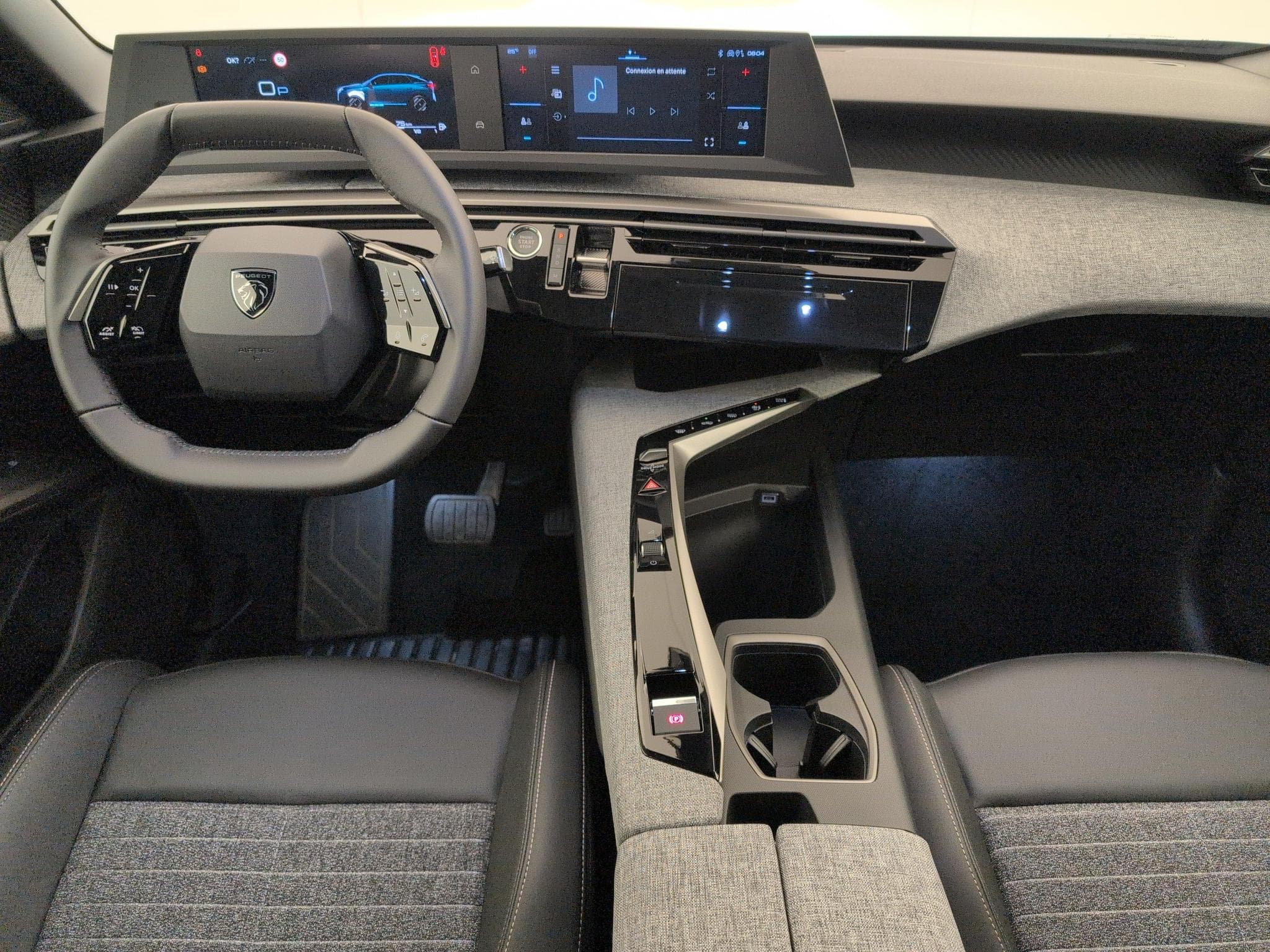Peugeot 3008 Hybrid 145 e-DCS6 Allure (2025) - Photo 13