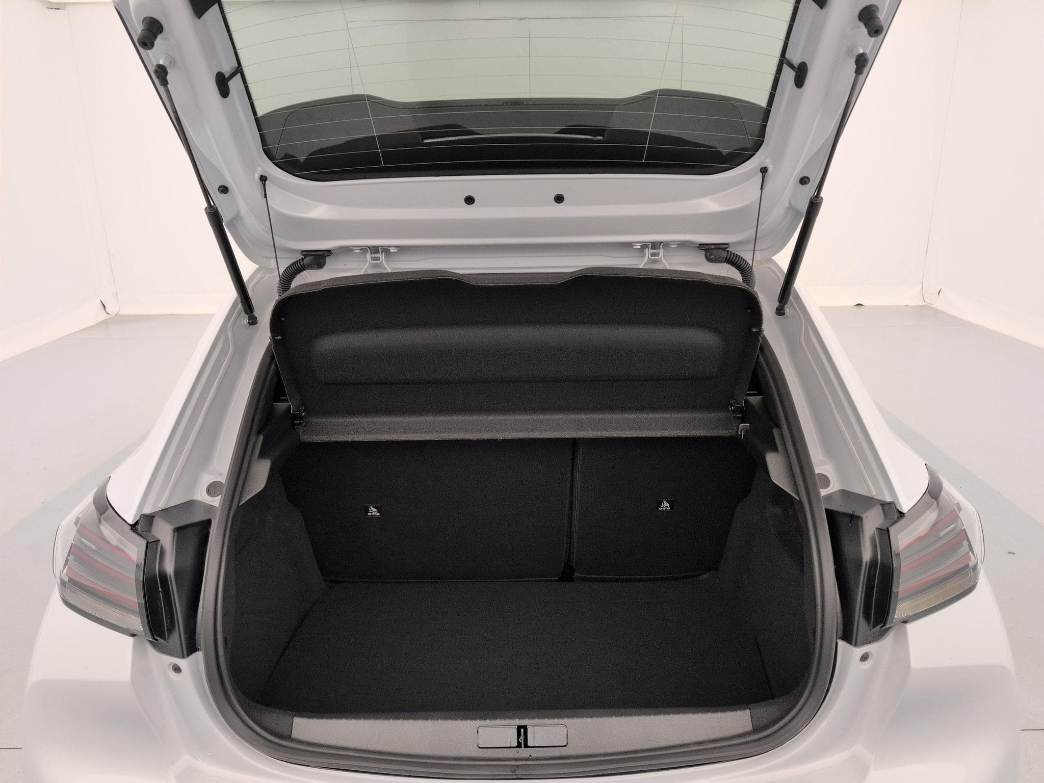Peugeot 208 Hybrid 110 ch e-DCS6 Allure (2026) - Photo 11