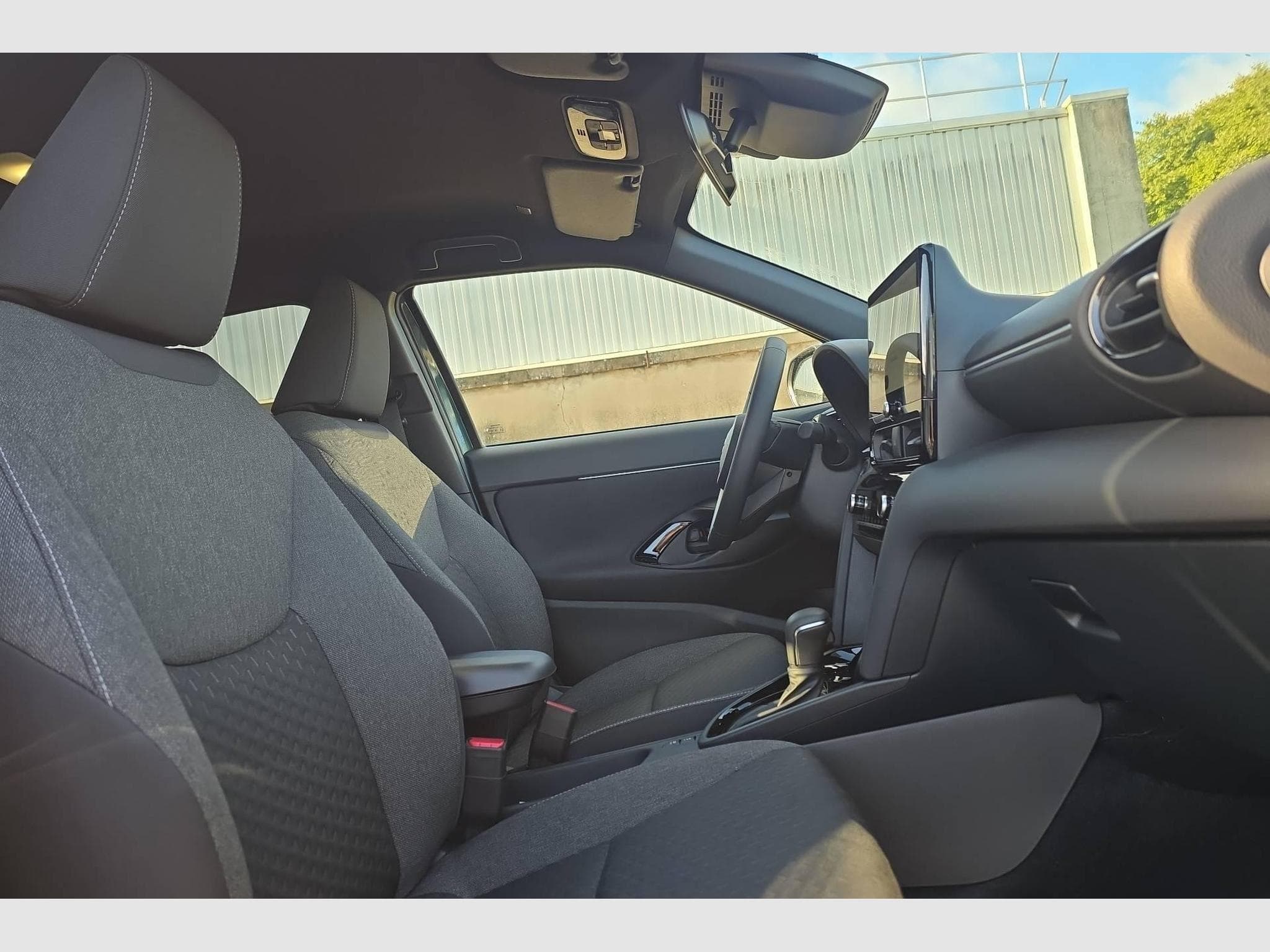 Toyota Yaris Cross 130h 2WD Design (2026) - Photo 9
