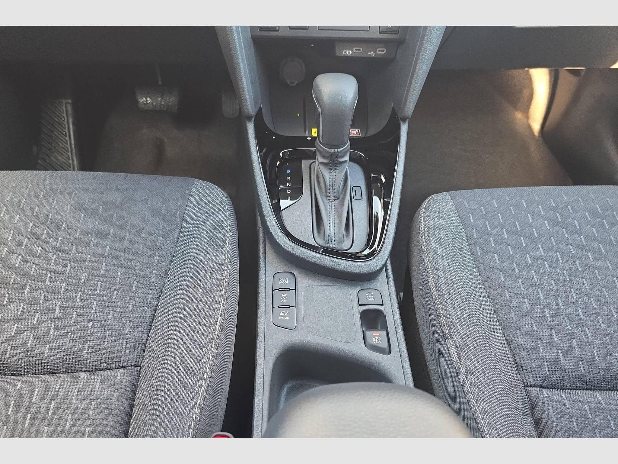 Toyota Yaris Cross 130h 2WD Design (2026) - Photo 17