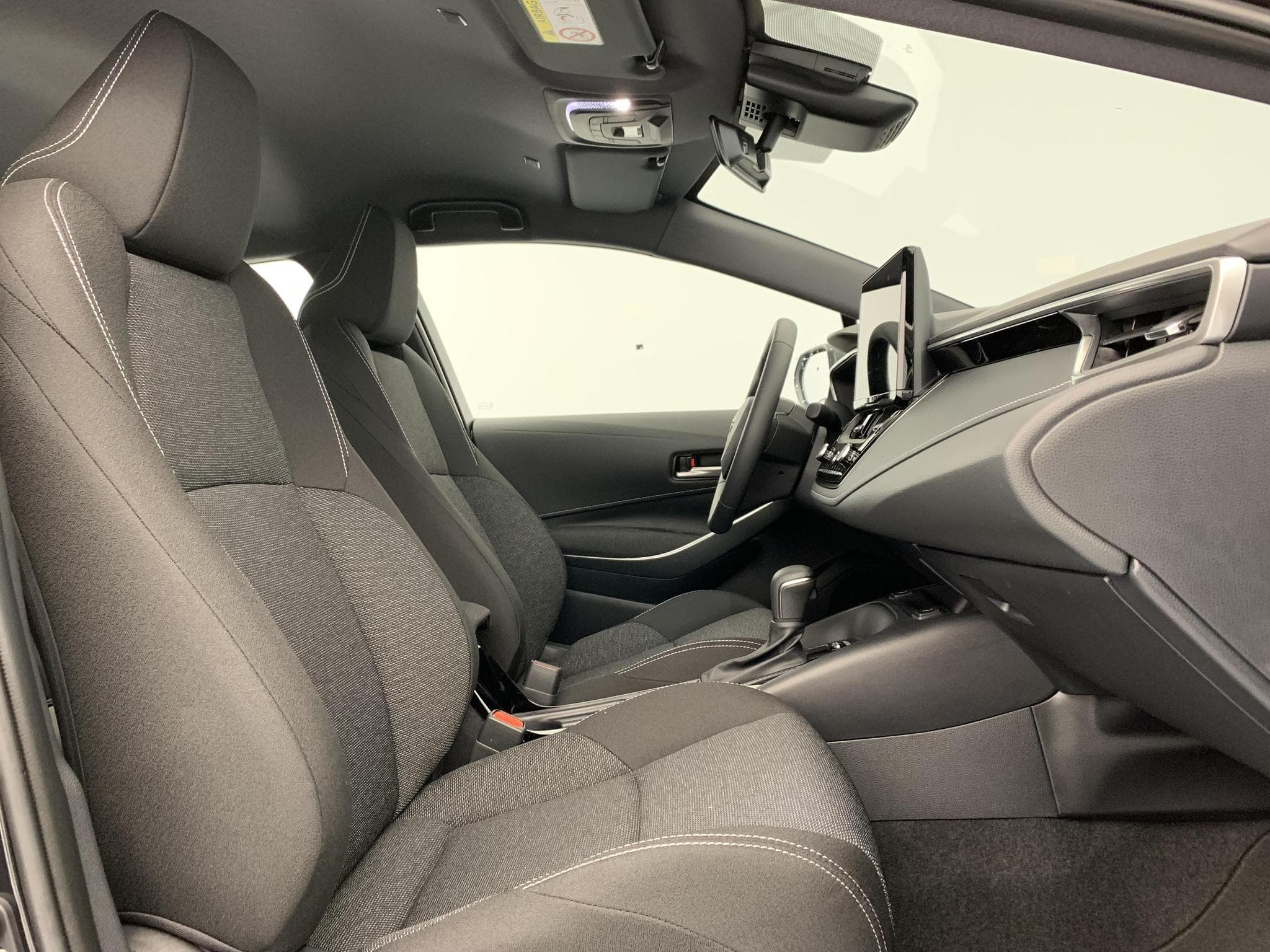 Toyota Corolla 140ch Dynamic Business (2025) - Photo 9