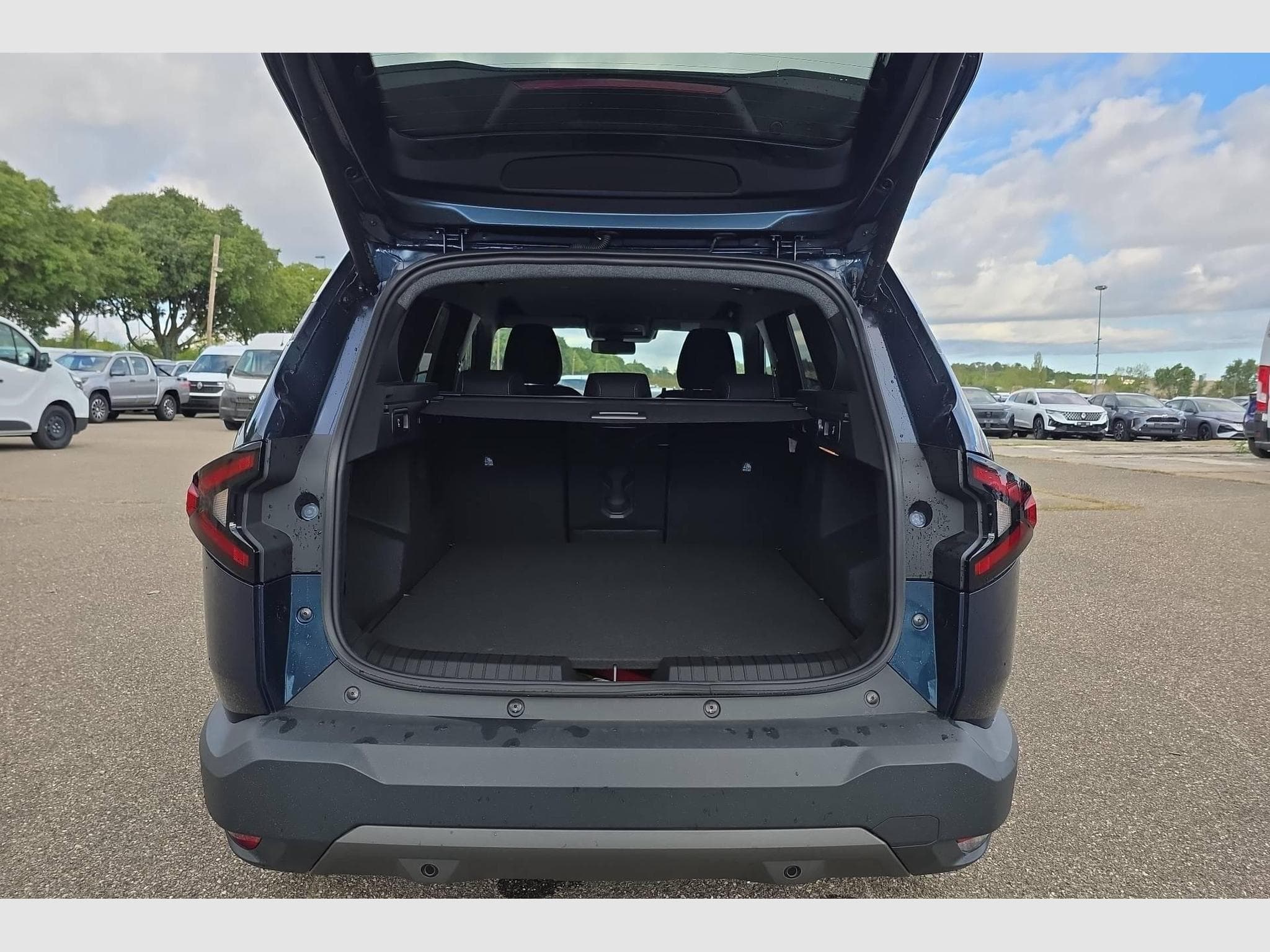 Dacia BIGSTER Mild Hybrid 140 Journey (2026) - Foto 11