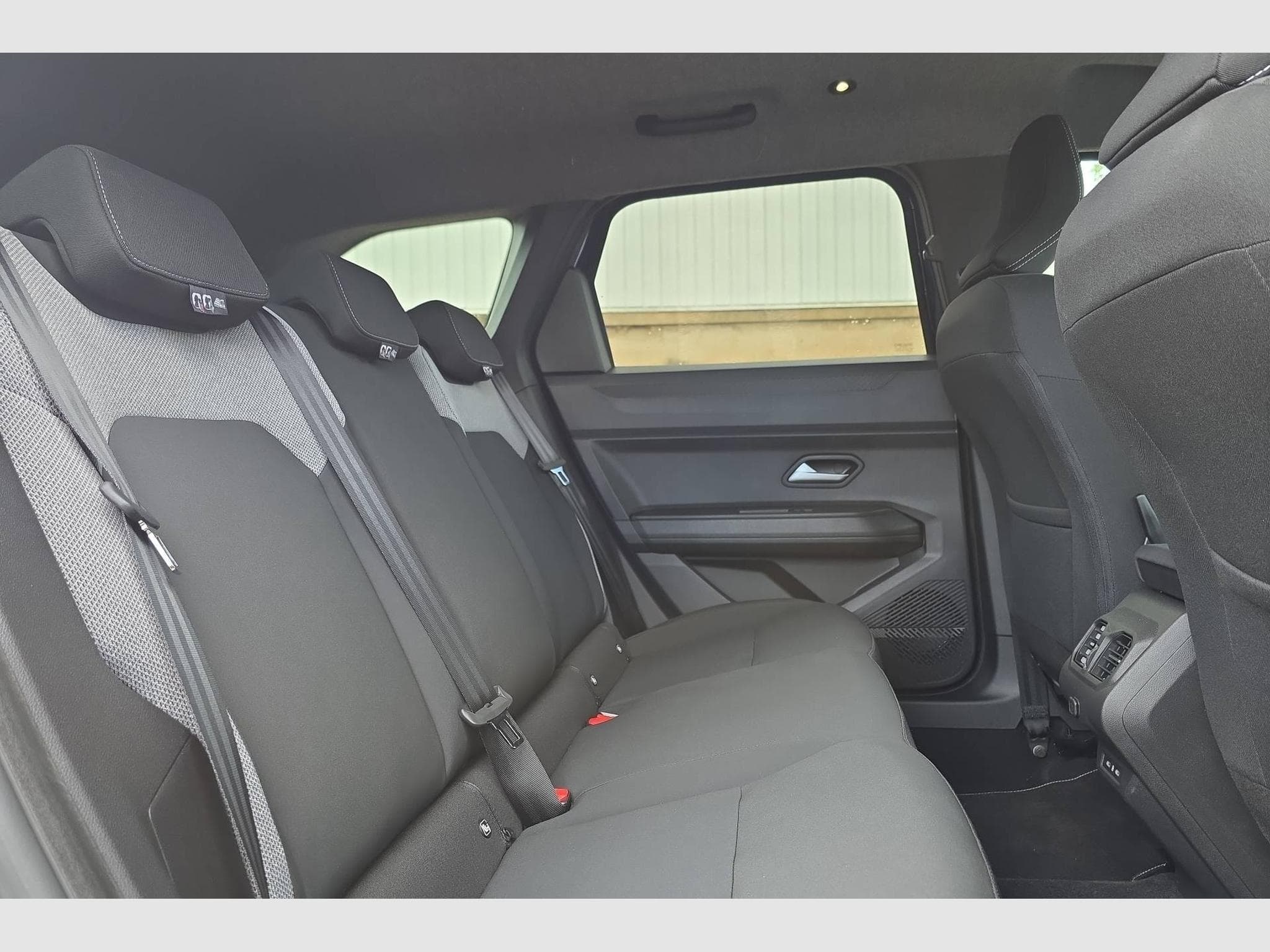 Dacia BIGSTER Mild Hybrid 140 Journey (2026) - Foto 10