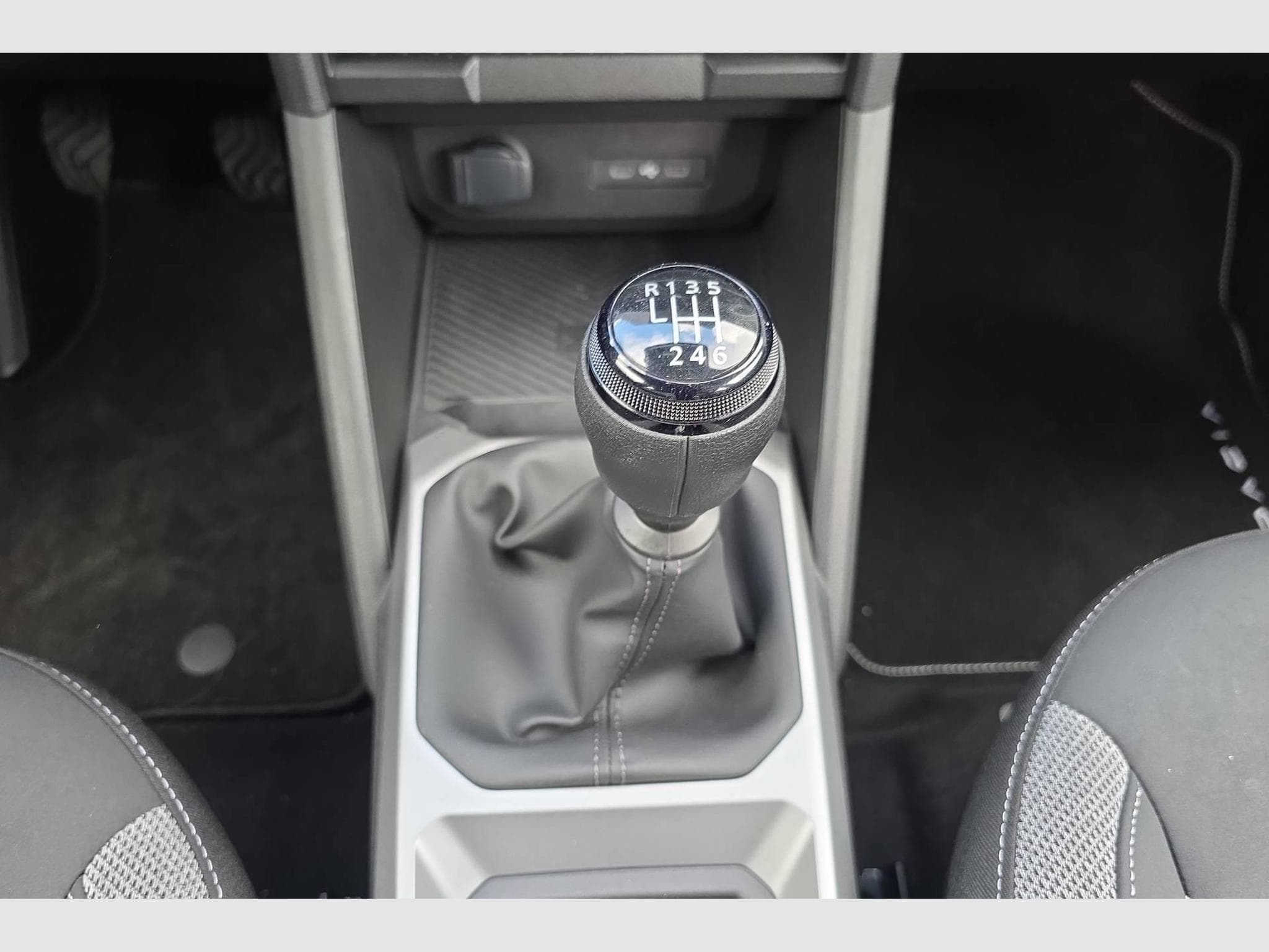 Dacia BIGSTER Mild Hybrid 140 Journey (2026) - Foto 16