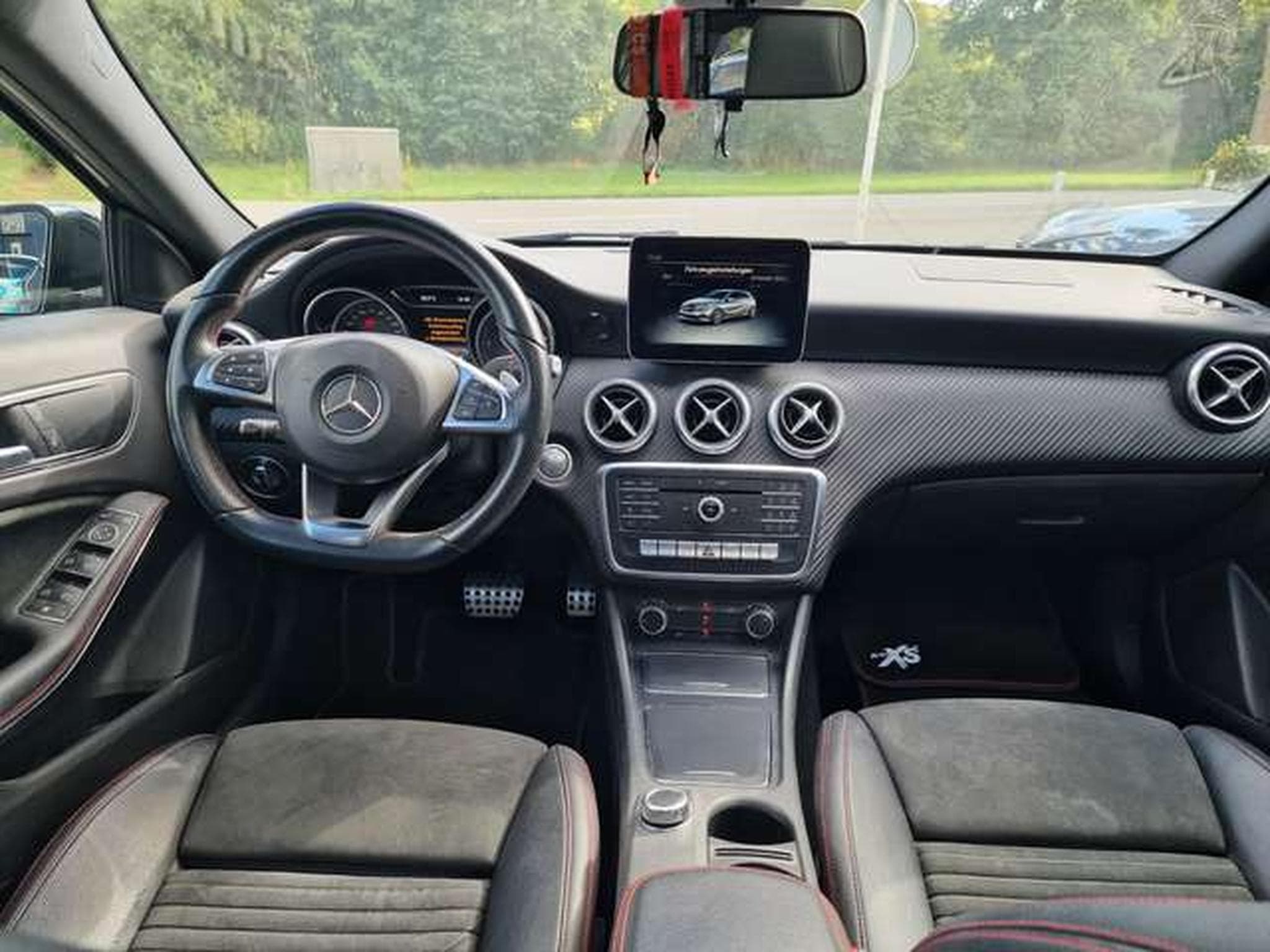Mercedes A 200 AMG-Line (2017) - Photo 11