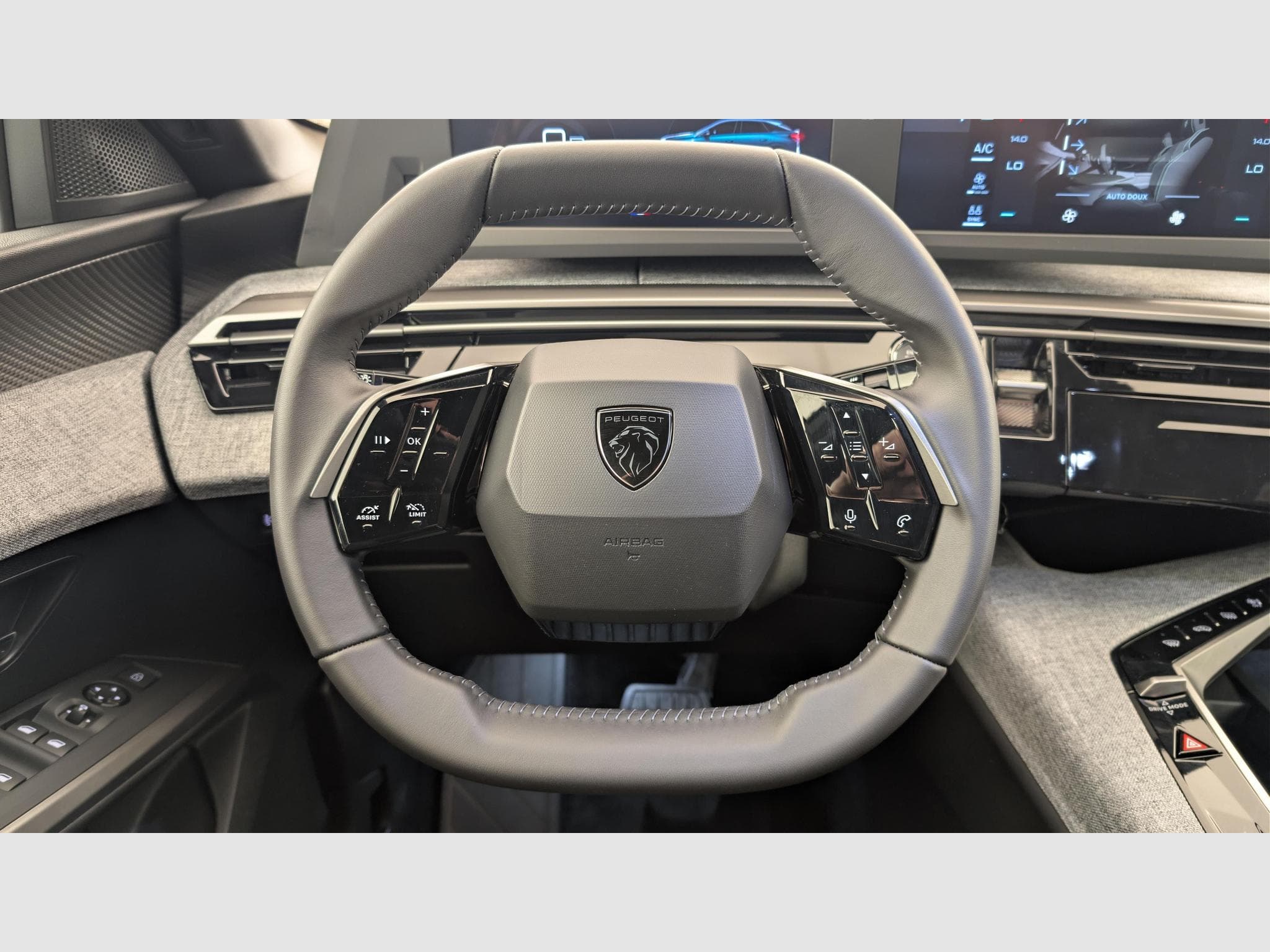 Peugeot 3008 Hybrid 145 e-DCS6 Allure (2025) - Foto 14