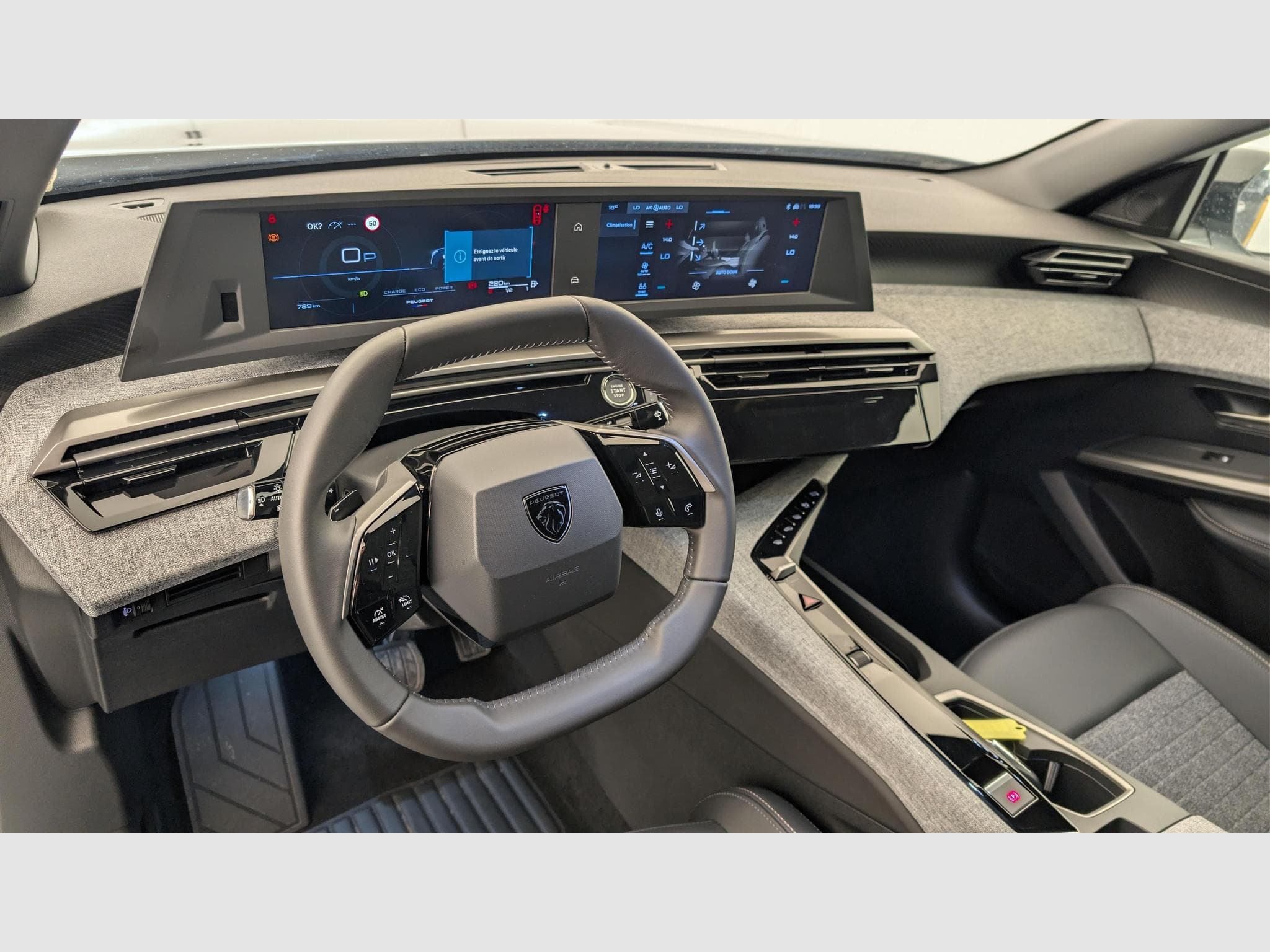 Peugeot 3008 Hybrid 145 e-DCS6 Allure (2025) - Foto 15