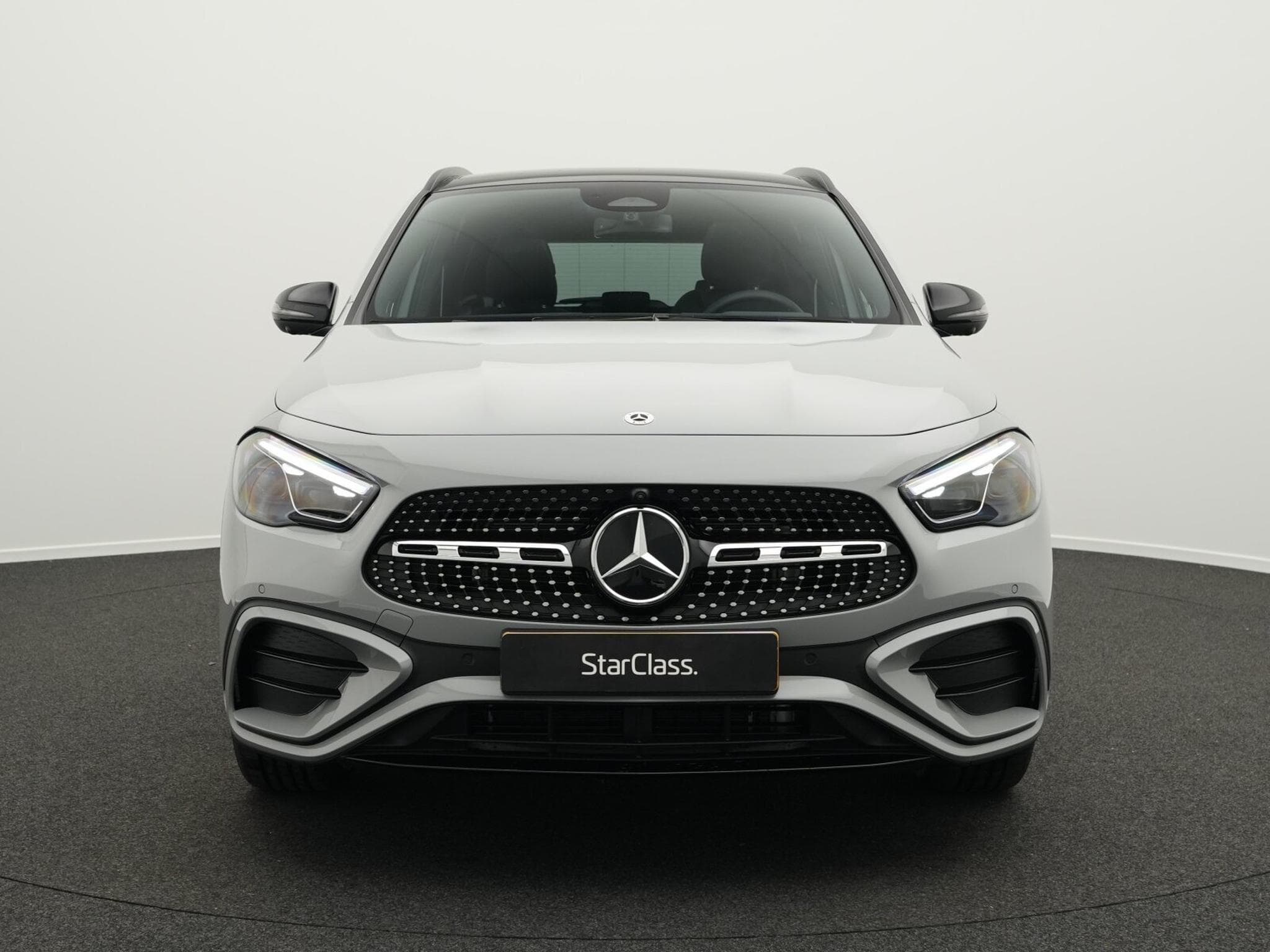 Mercedes GLA 180 AMG-Line (2025) - Photo 2
