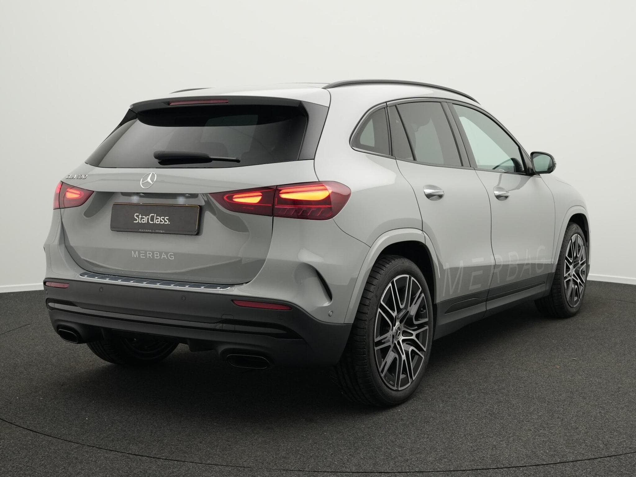 Mercedes GLA 180 AMG-Line (2025) - Photo 3