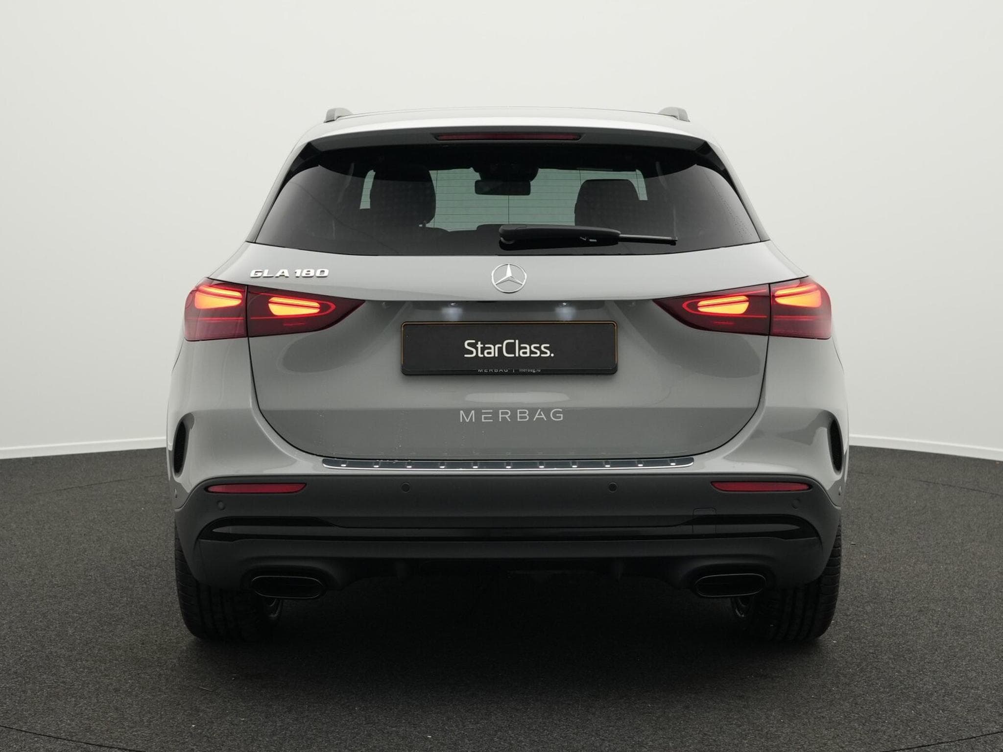 Mercedes GLA 180 AMG-Line (2025) - Photo 4